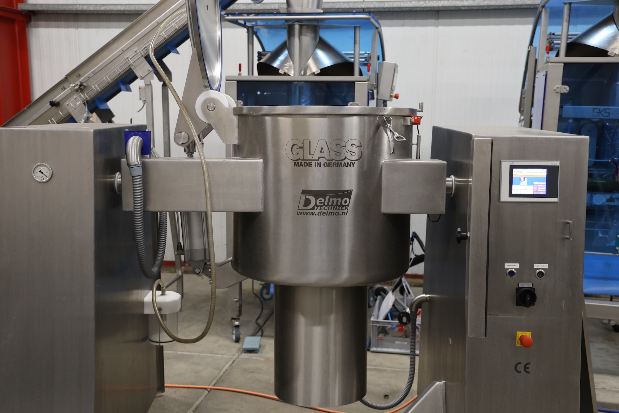 Used 2018 Glass VSM300 vacuum mixer