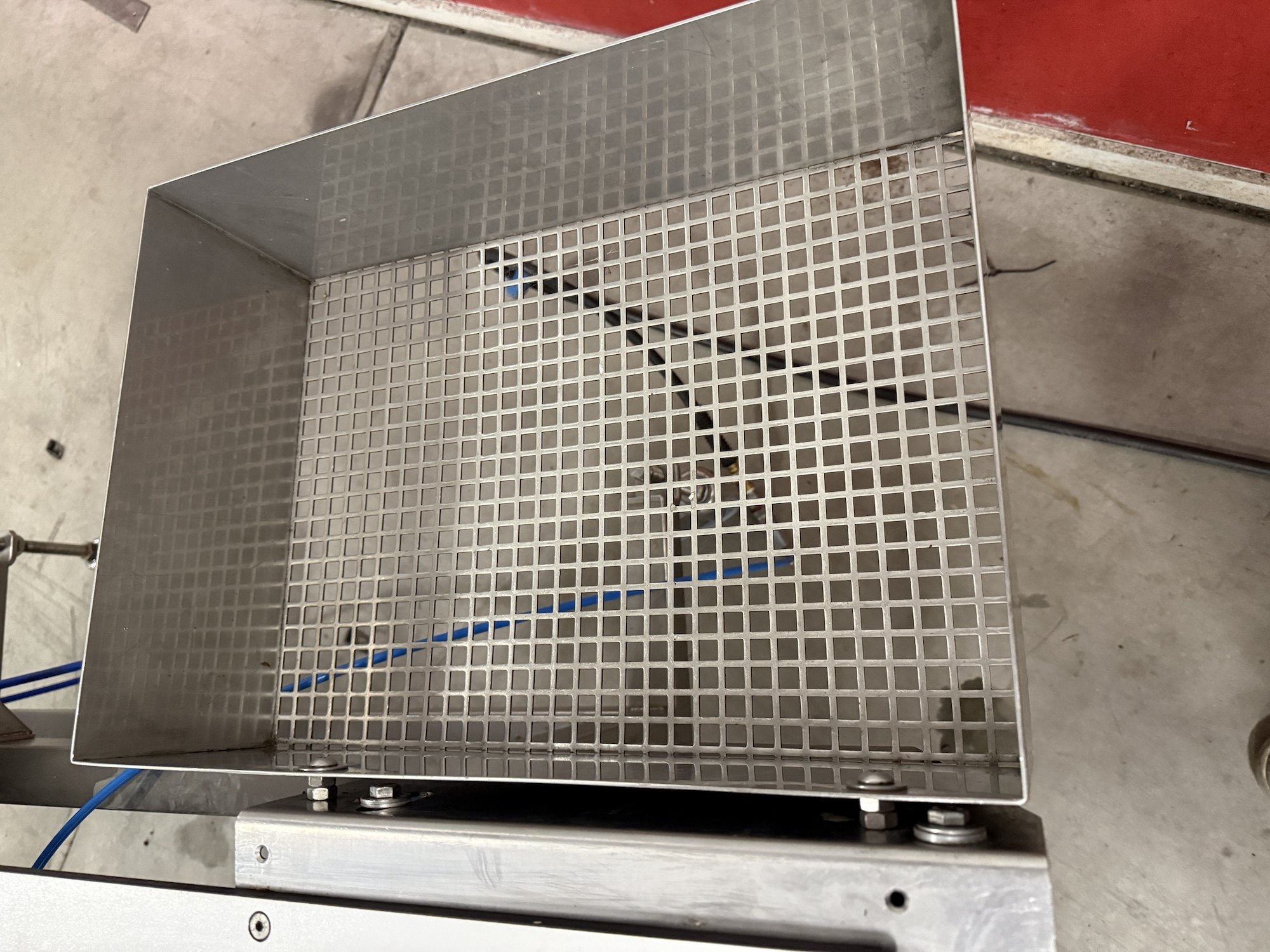 Used Goring Kerr metal detector with conveyor and reject bin