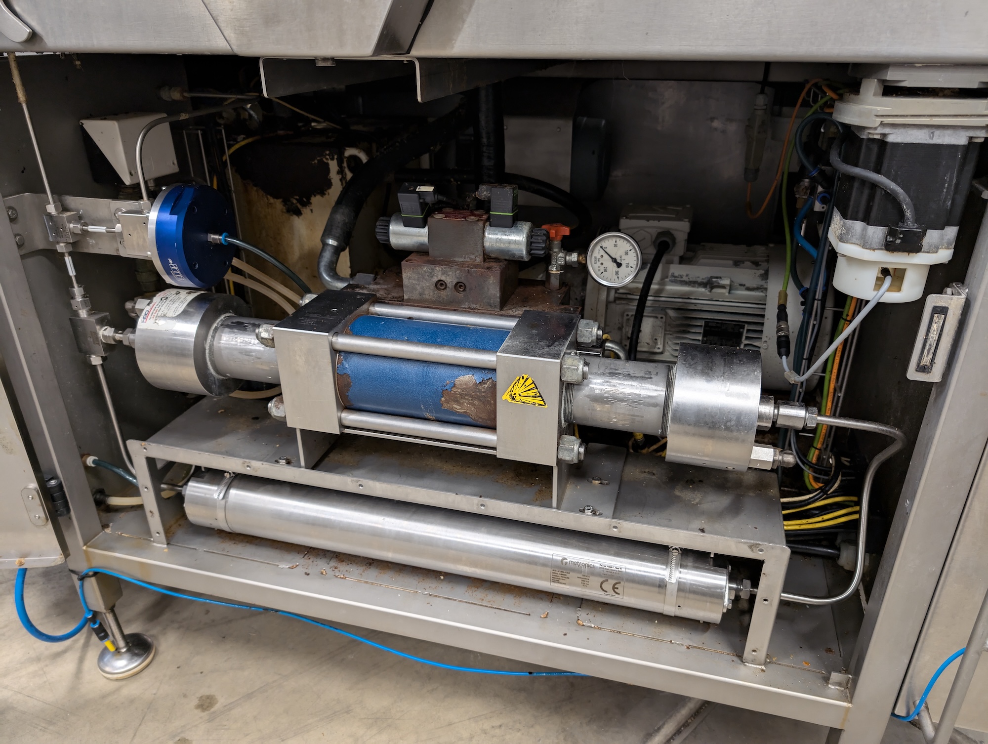 Used 2015 Watercut 172LX high precision watercut machine