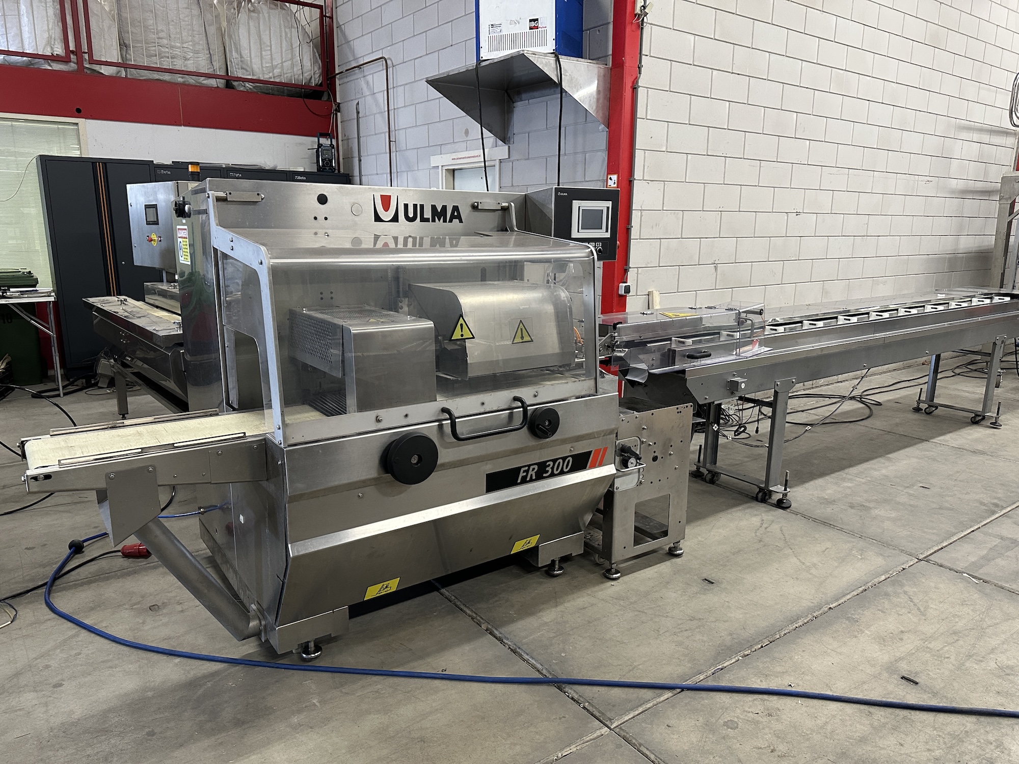 Used Ulma FR-305 flowpacking line