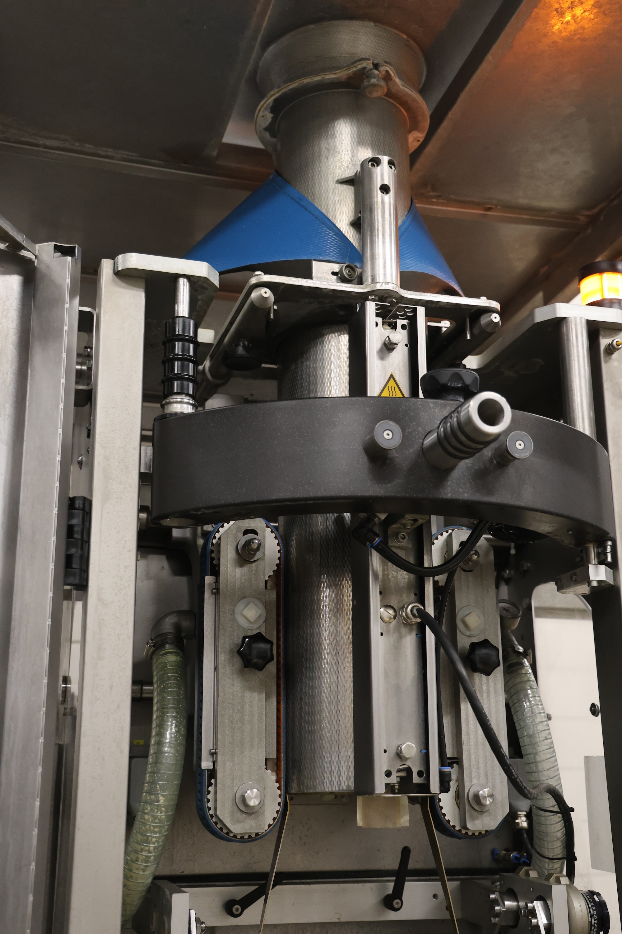 Used 2015 CFS SX400 vertical bagging machine