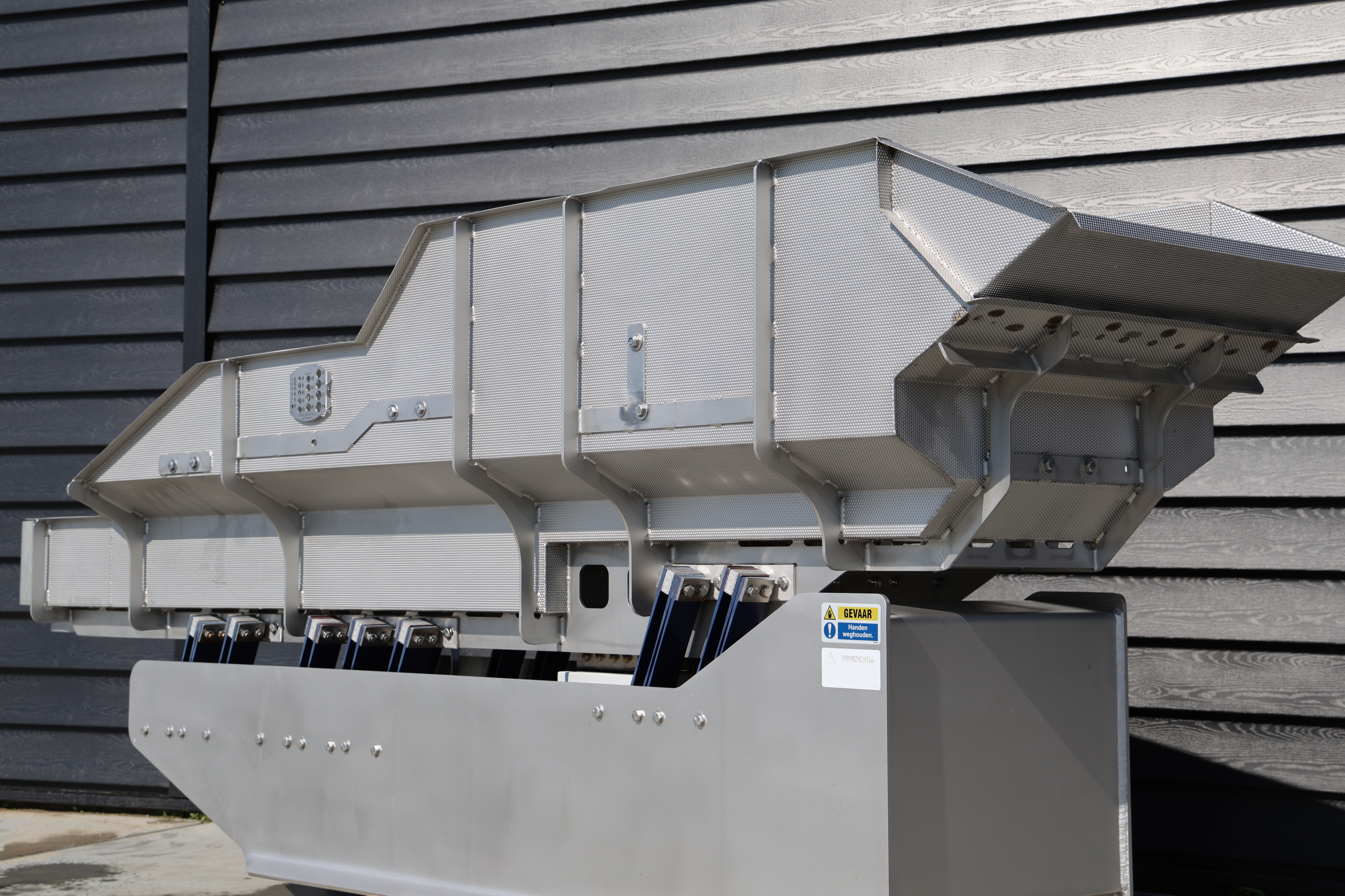 Used 2015 Key Vibratory feeder new