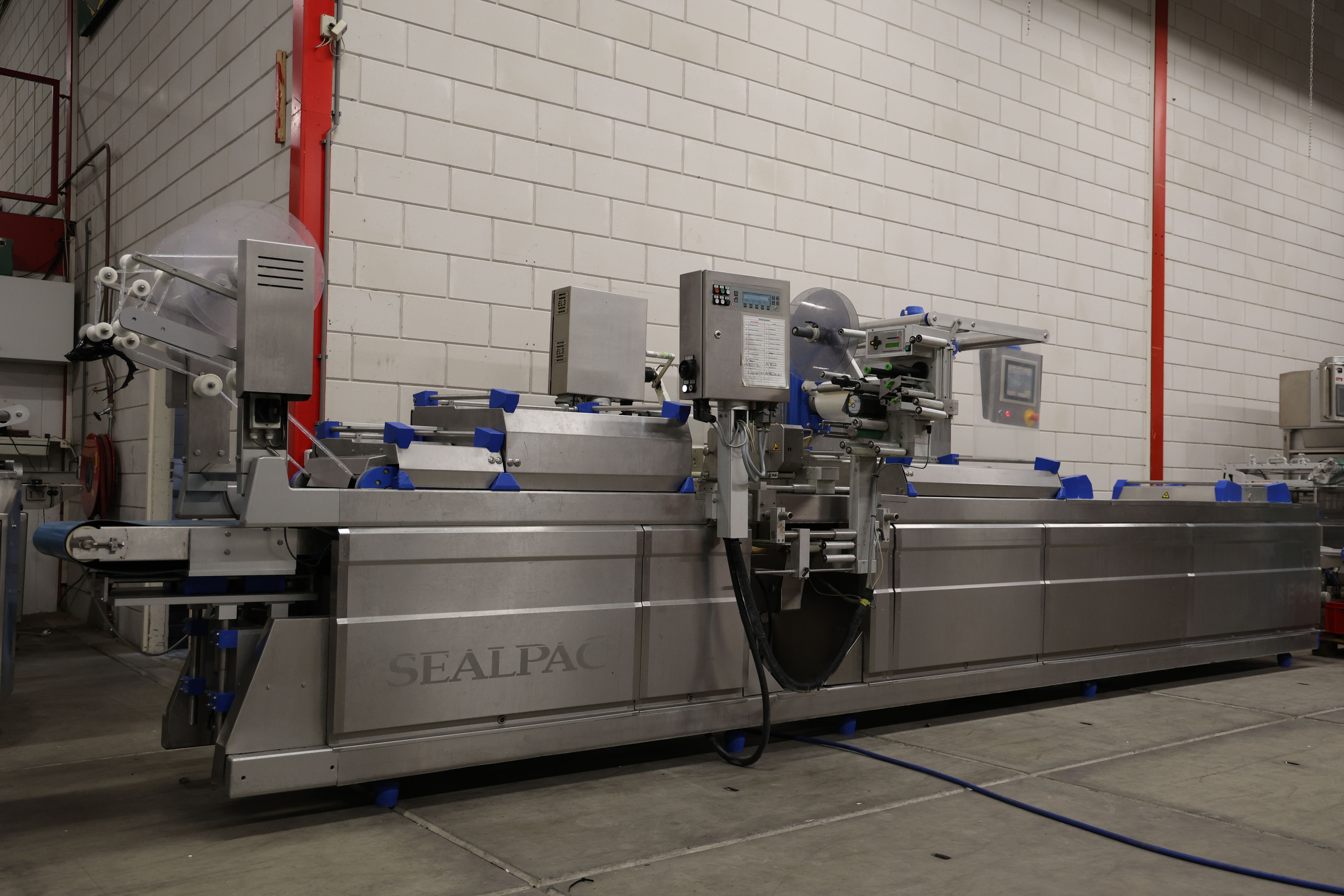 Used Sealpac RE25 thermoformer