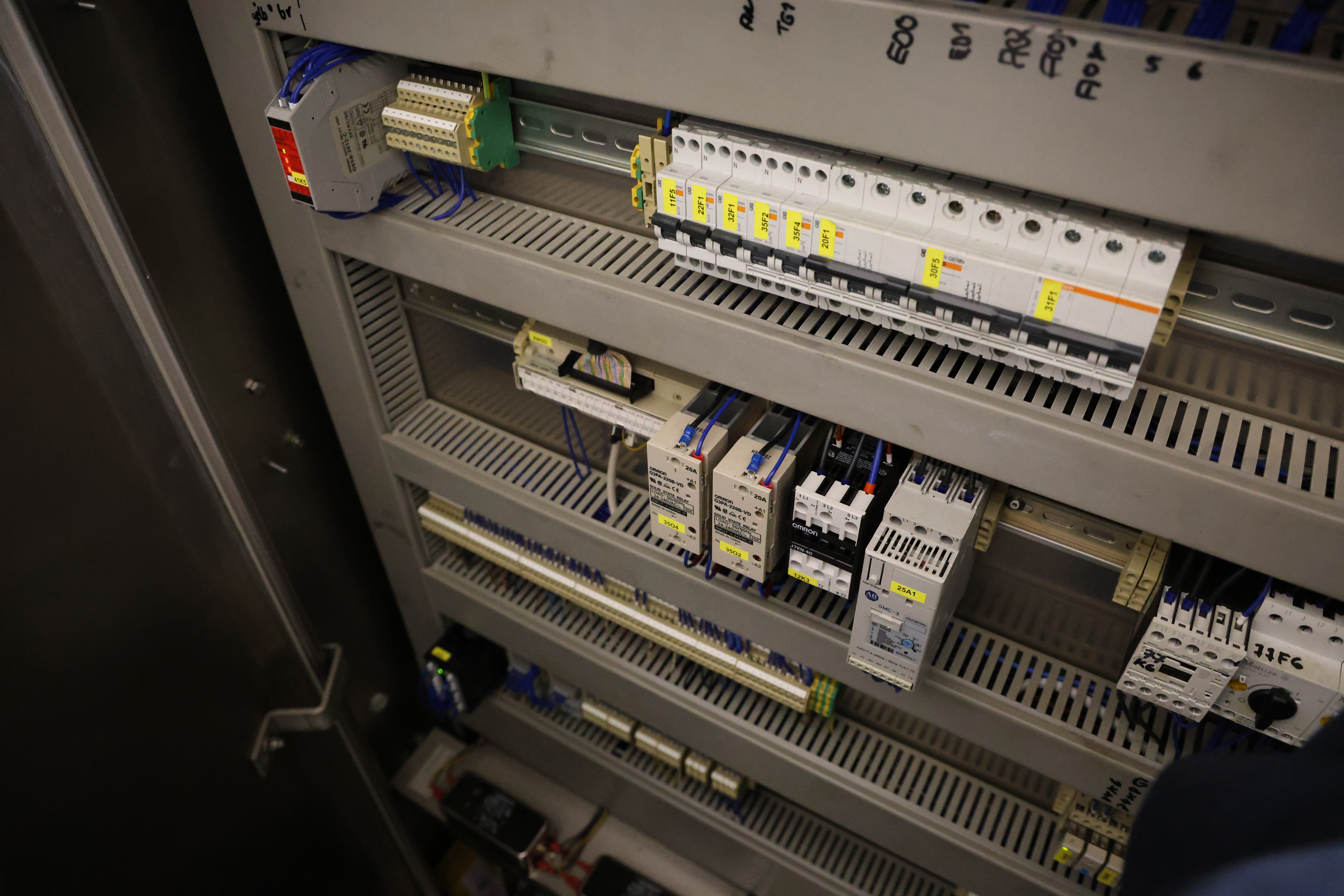 Used Sealpac RE25 thermoformer