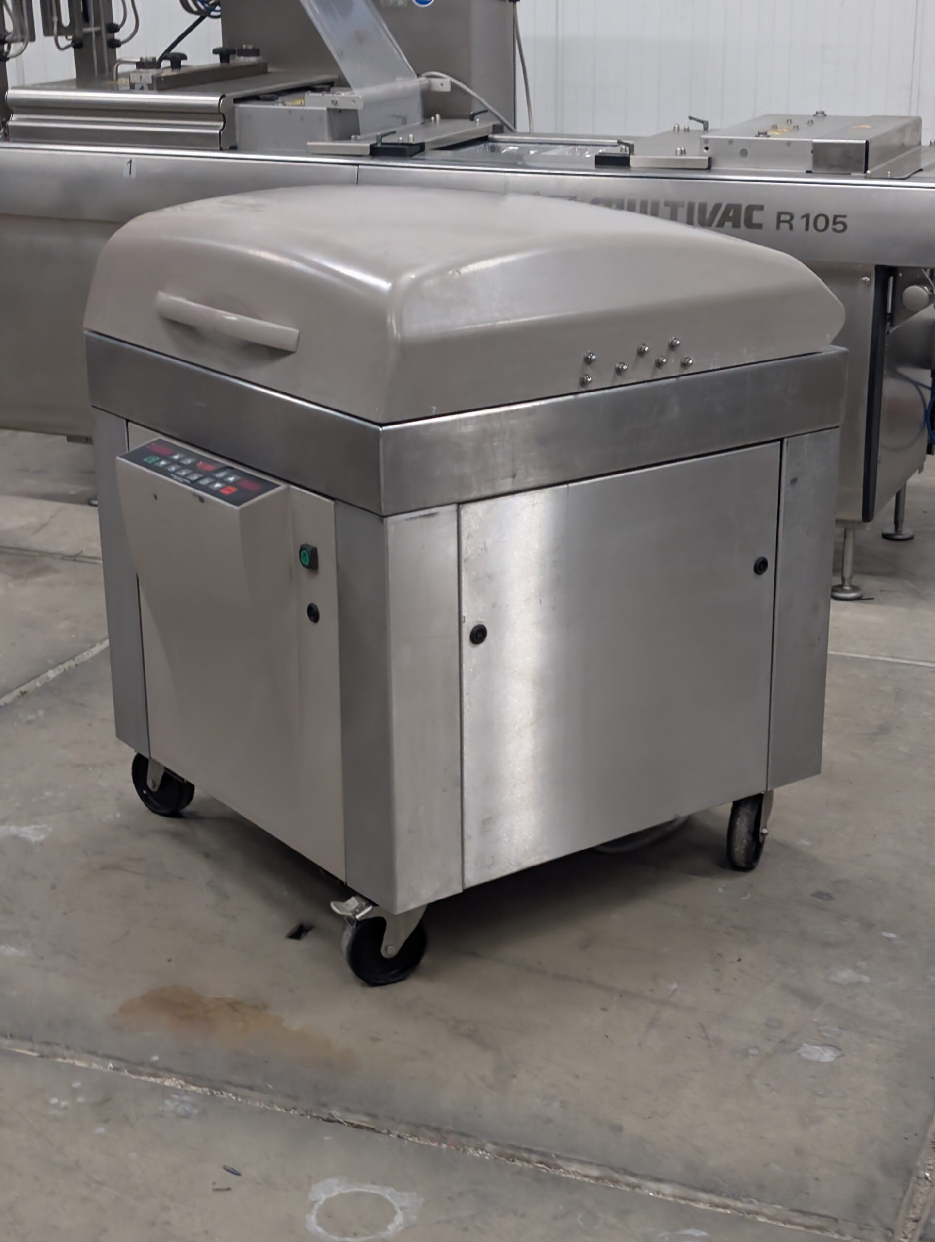 Used VC999 single-chamber vacuum packaging machine
