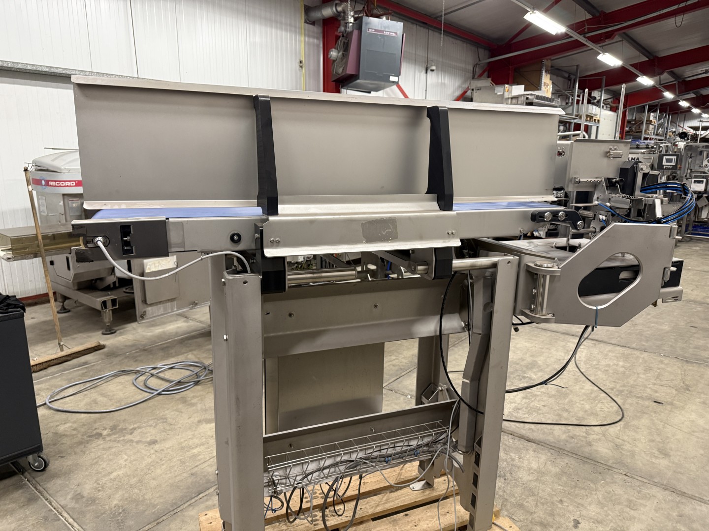 Used 2022 Carsoe Anytray Buffer 1500 LLANONE Right Pneumatic