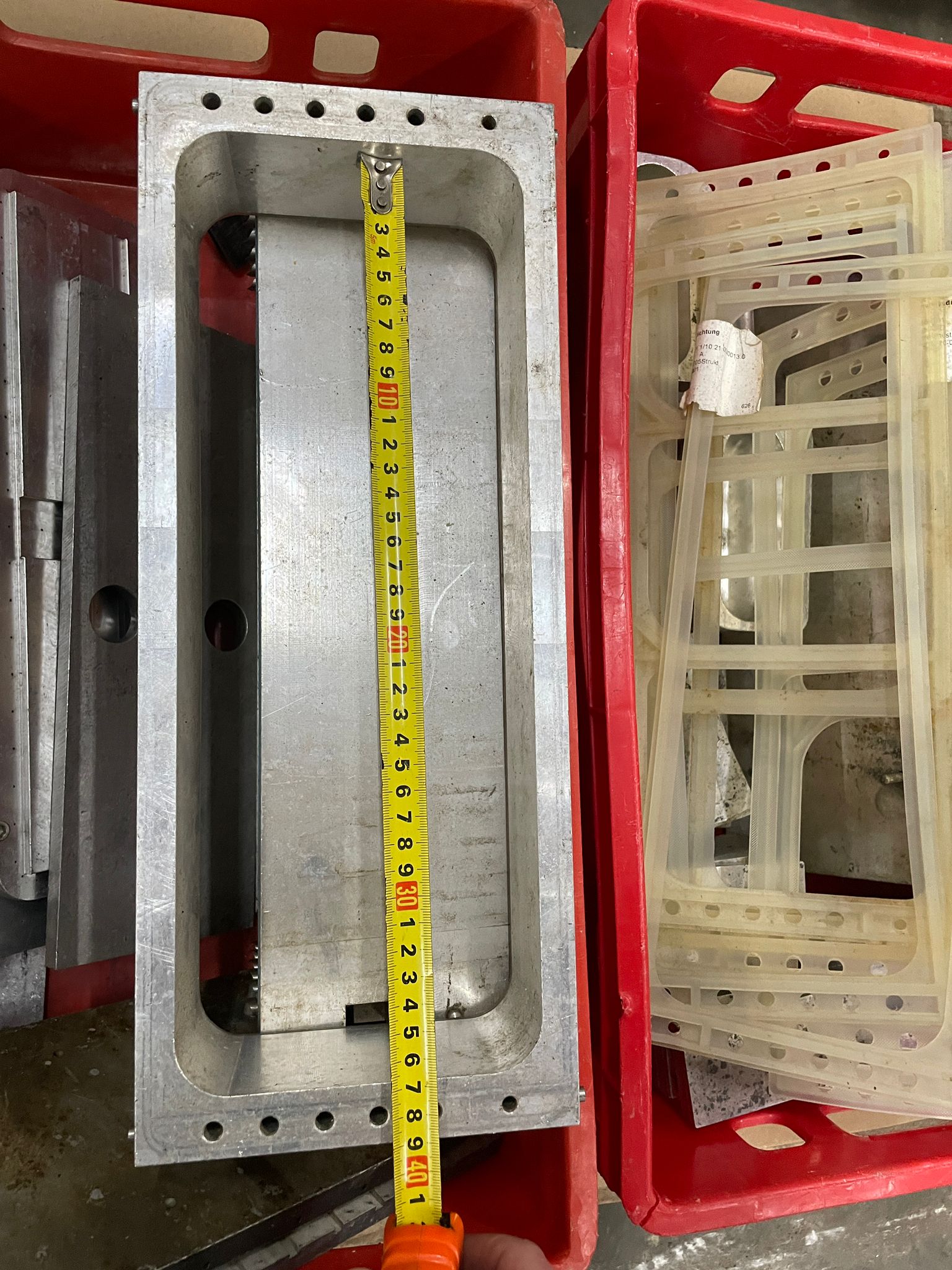 Used Sealpac RE25 thermoformer