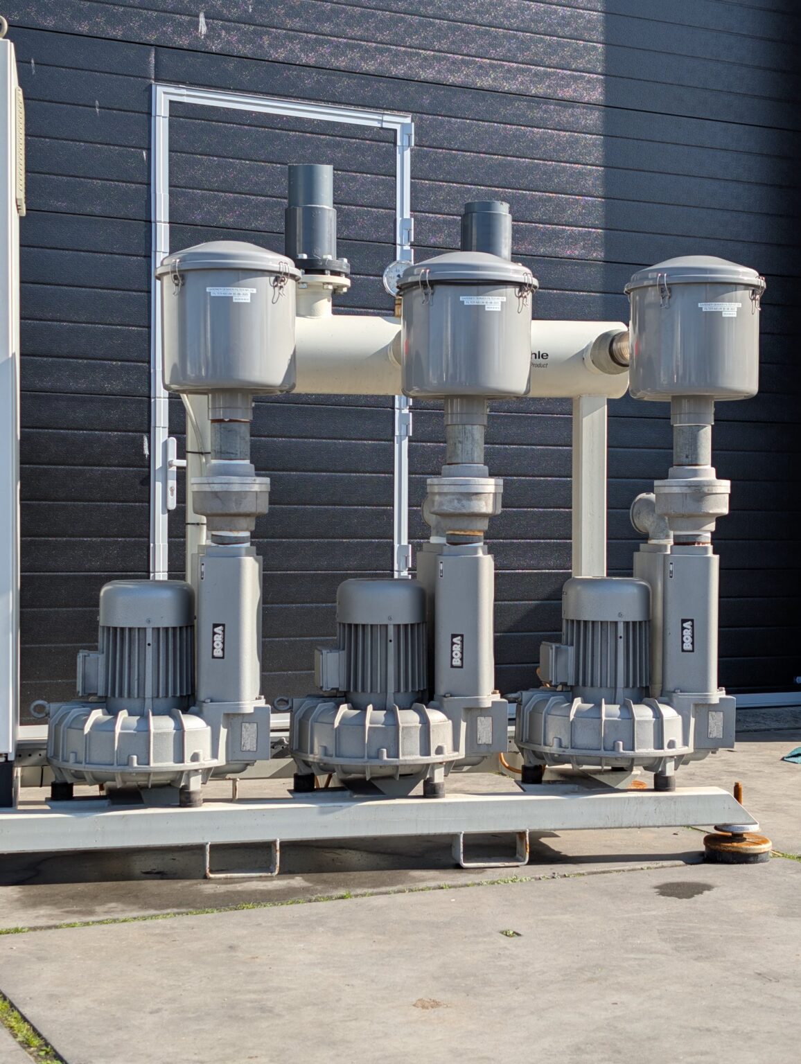 Used Bora SAP 450 three-pump vacuum unit with control cabinet