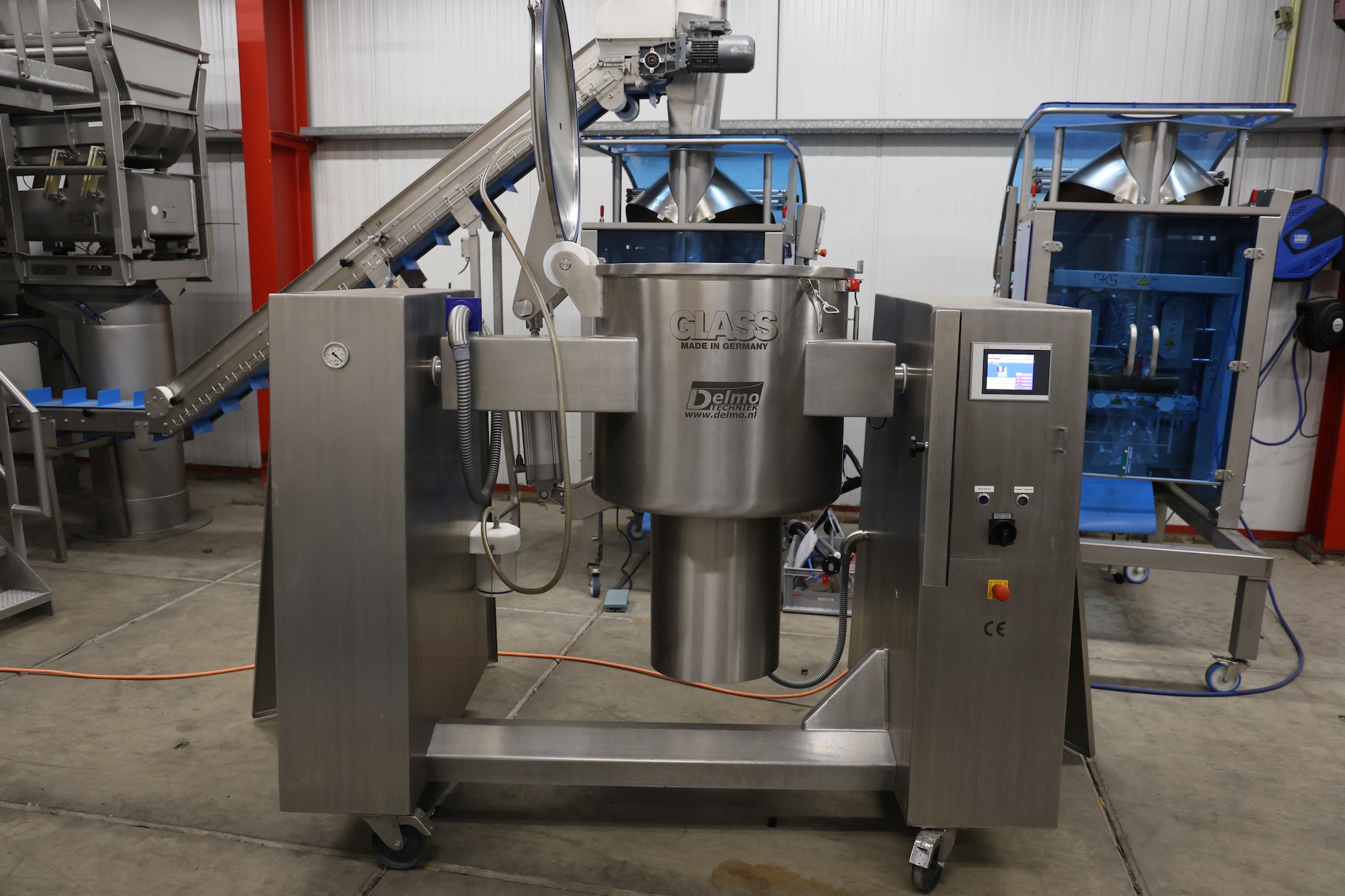 Used 2018 Glass VSM300 vacuum mixer