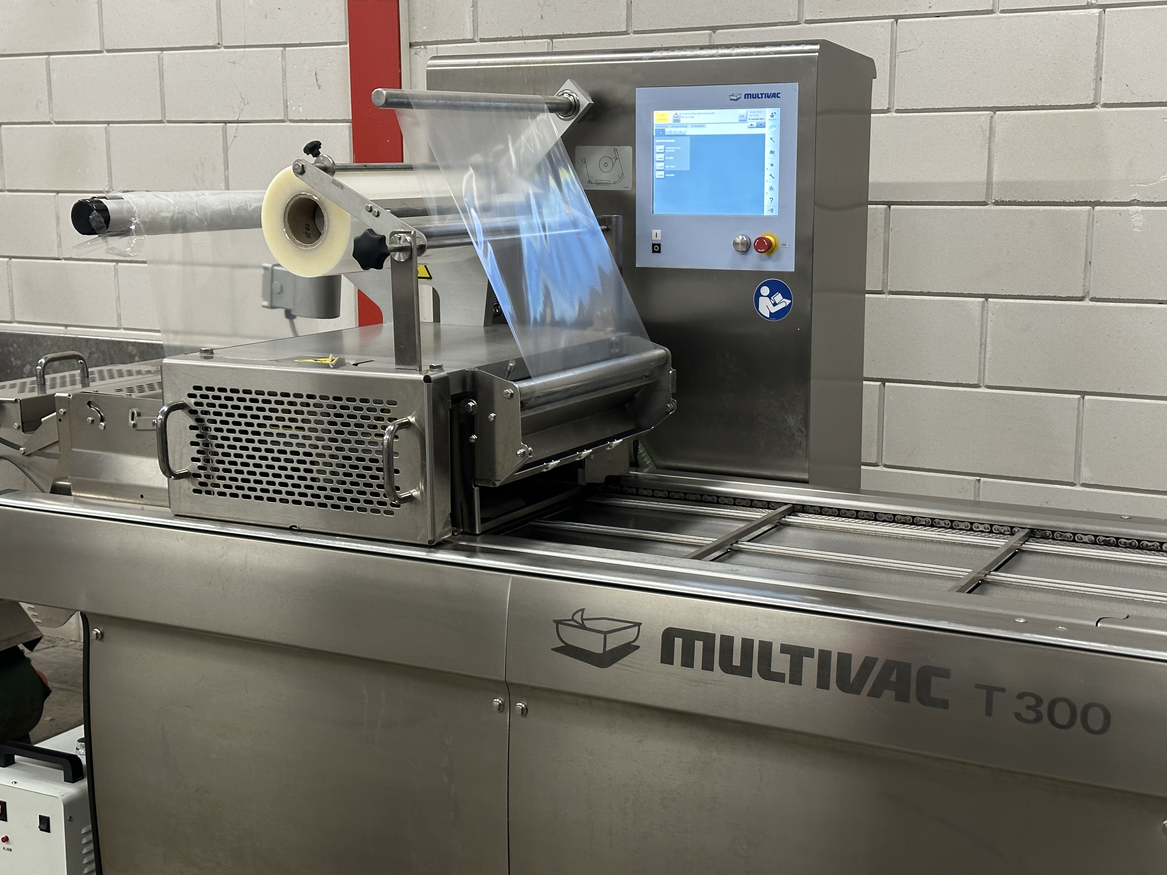 Used 2015 Multivac T300 with skin and MAP