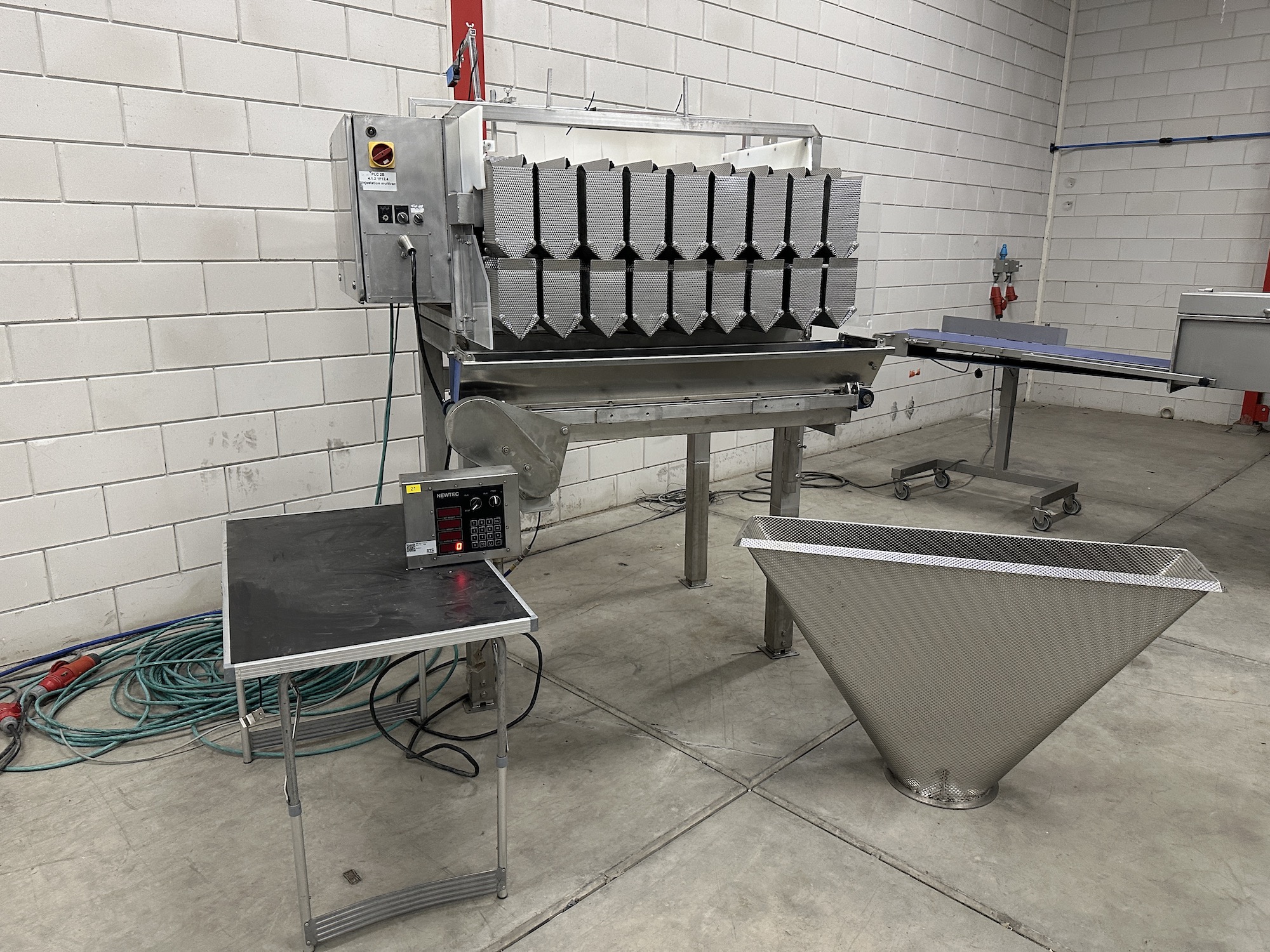 Used Newtec 9 heads weigher
