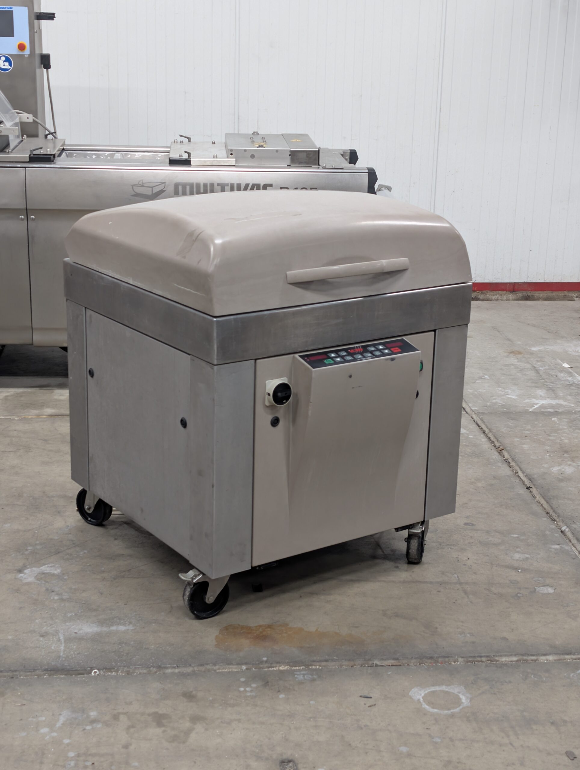 Used VC999 single-chamber vacuum packaging machine