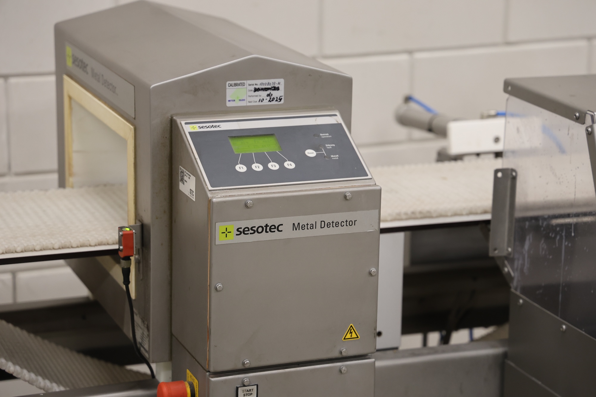 Used 2015 Sesotec Metal detector with reject