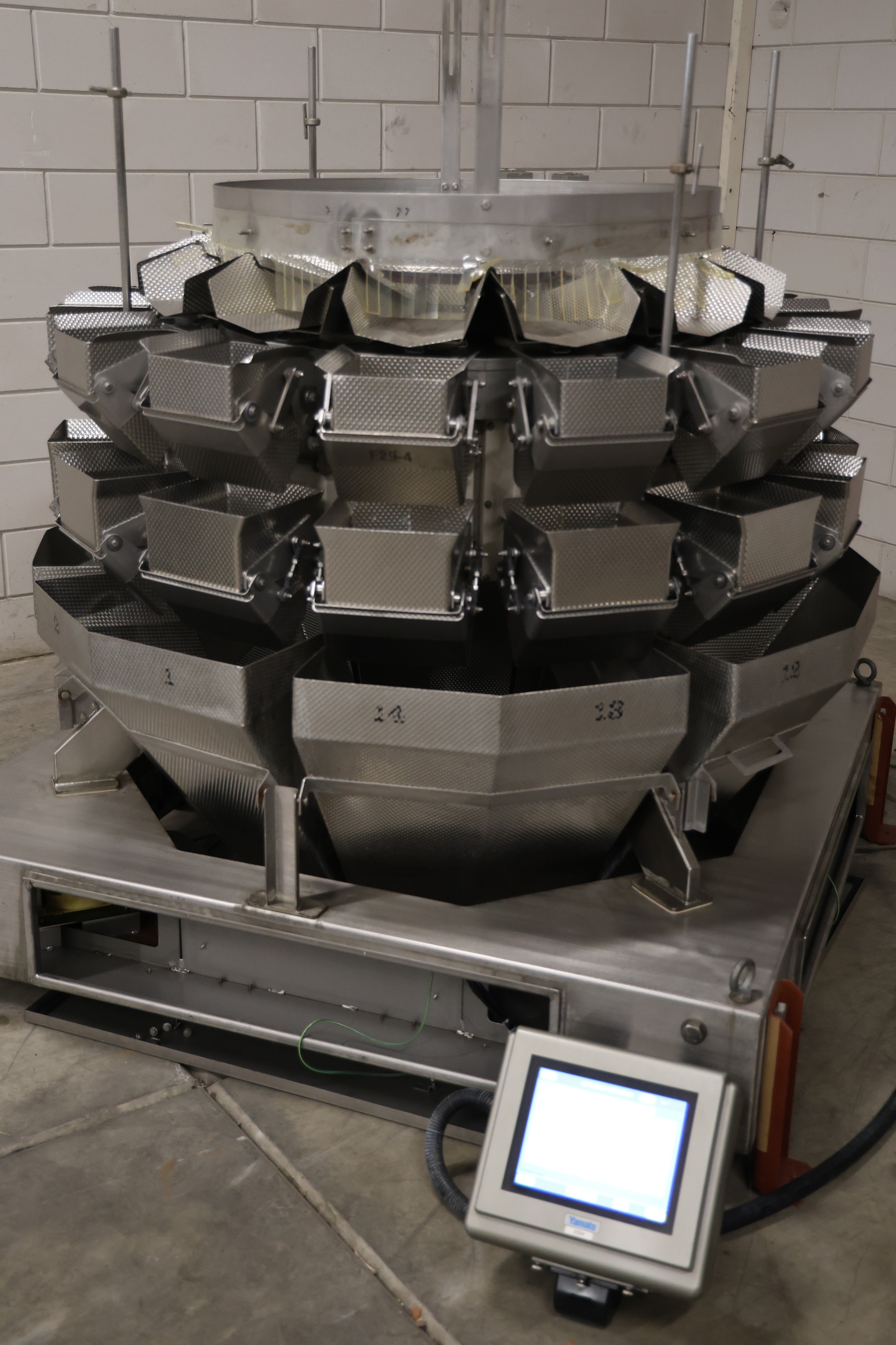 Used Yamato ADW-714-SWH multihead weigher