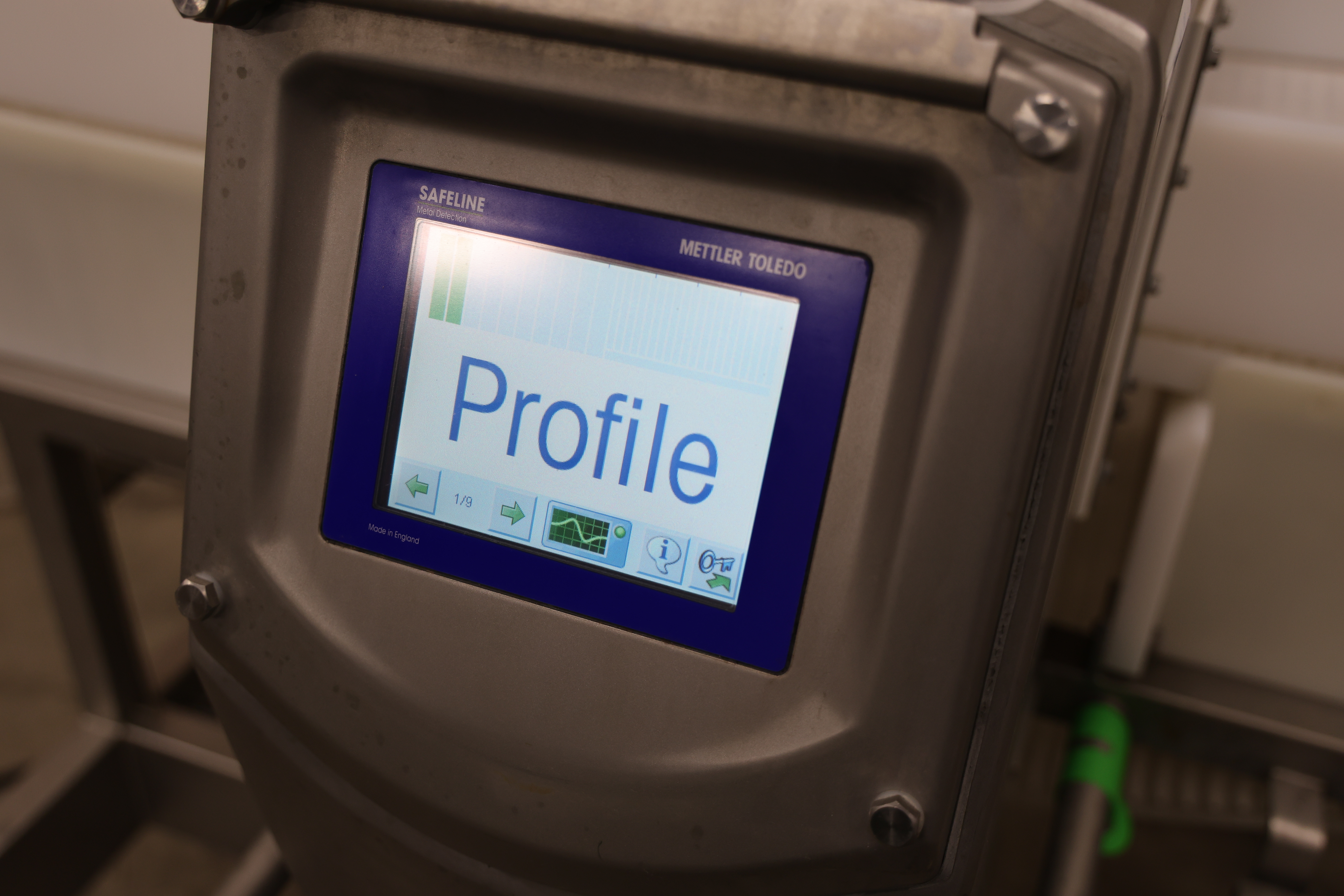 Used Mettler Toledo Safeline metal detector