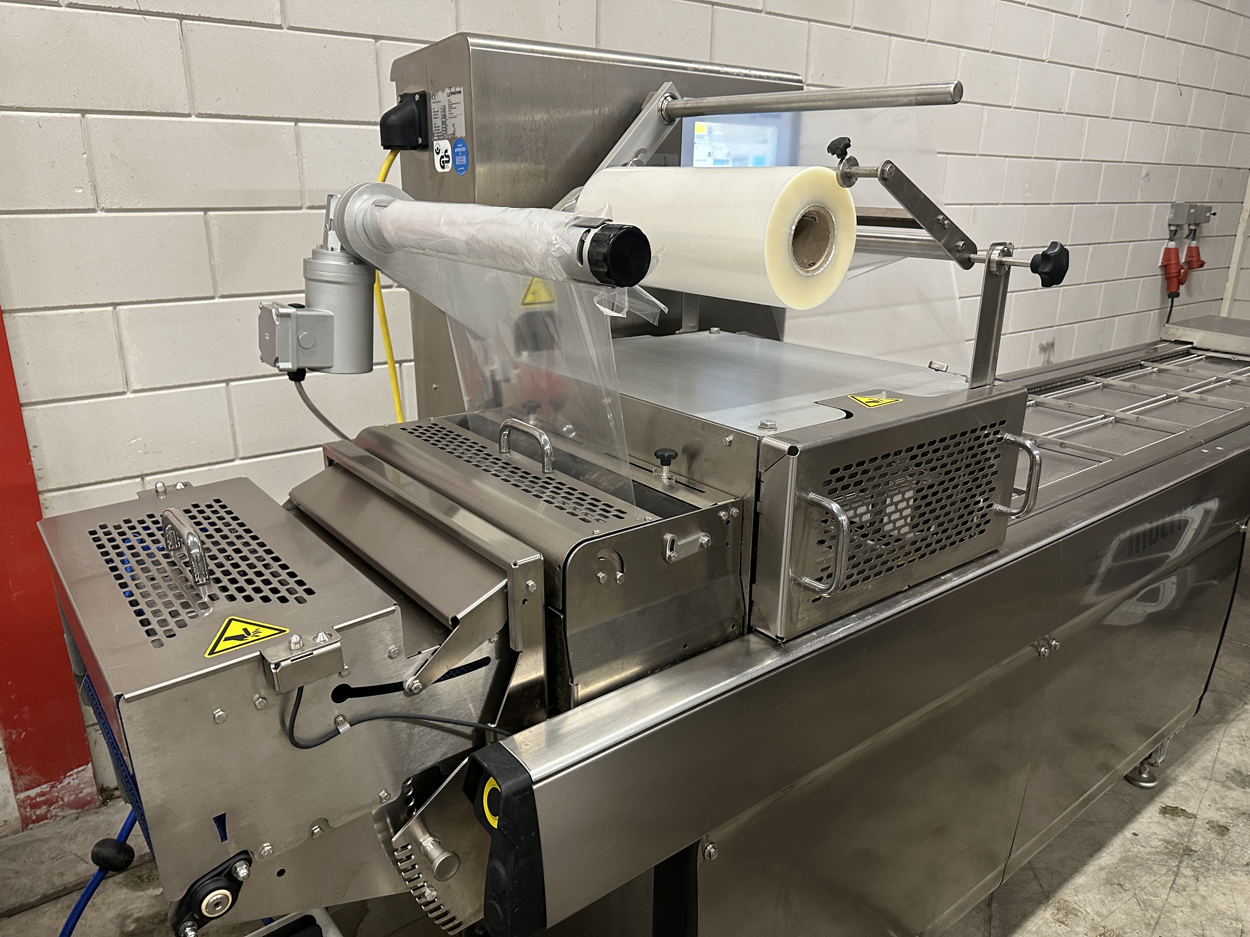 Used 2015 Multivac T300 with skin and MAP