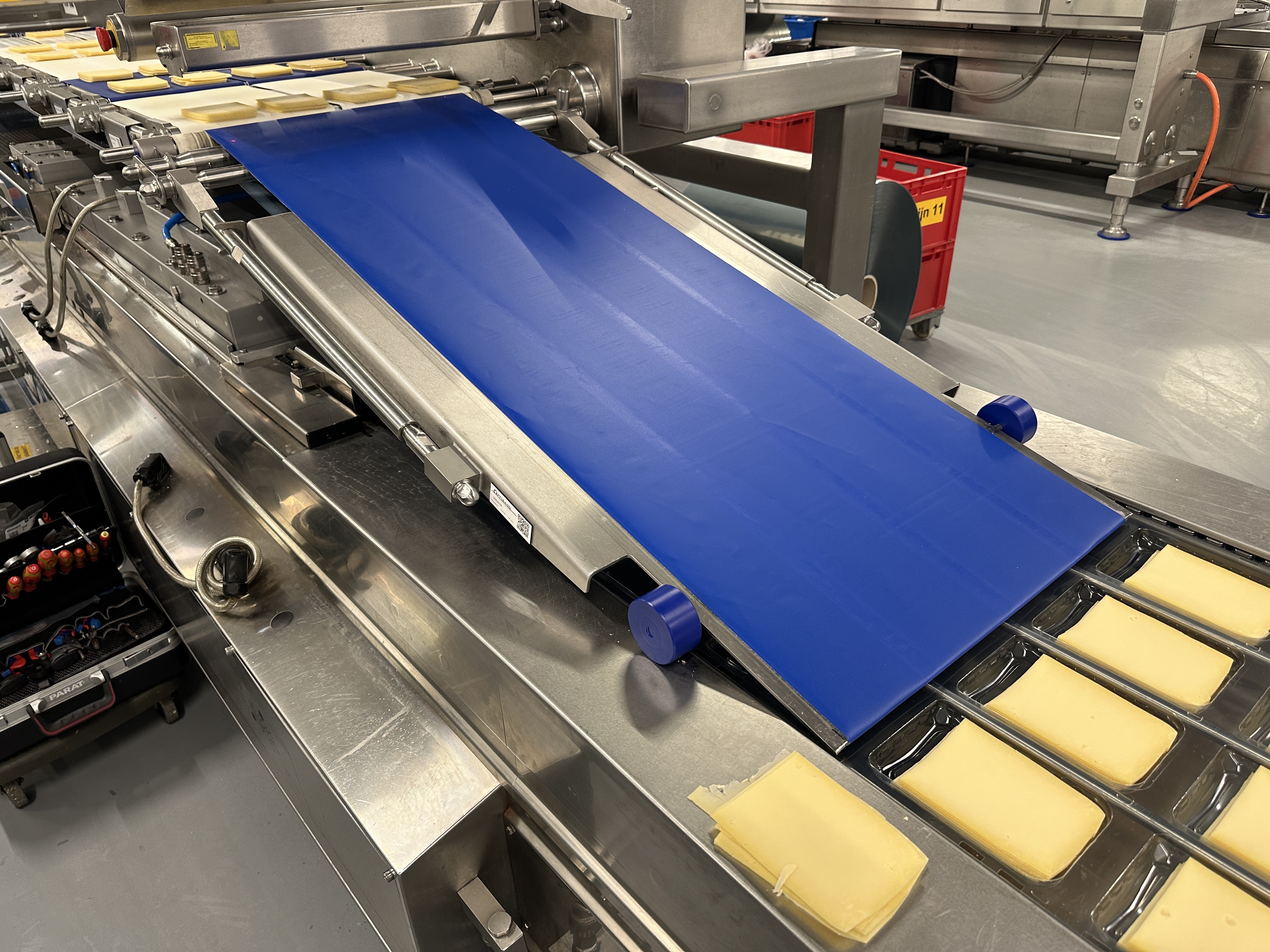 Used Multivac R530 complete line with Weber