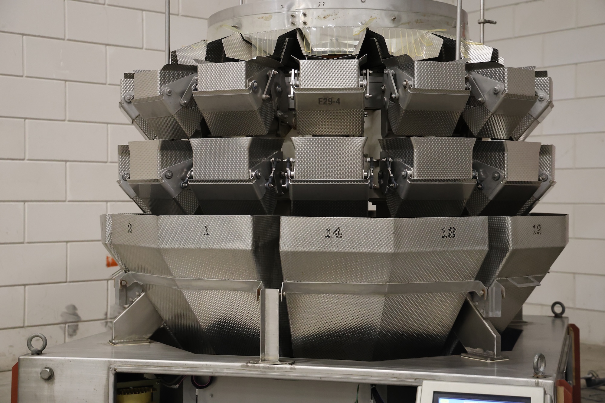 Used Yamato ADW-714-SWH multihead weigher