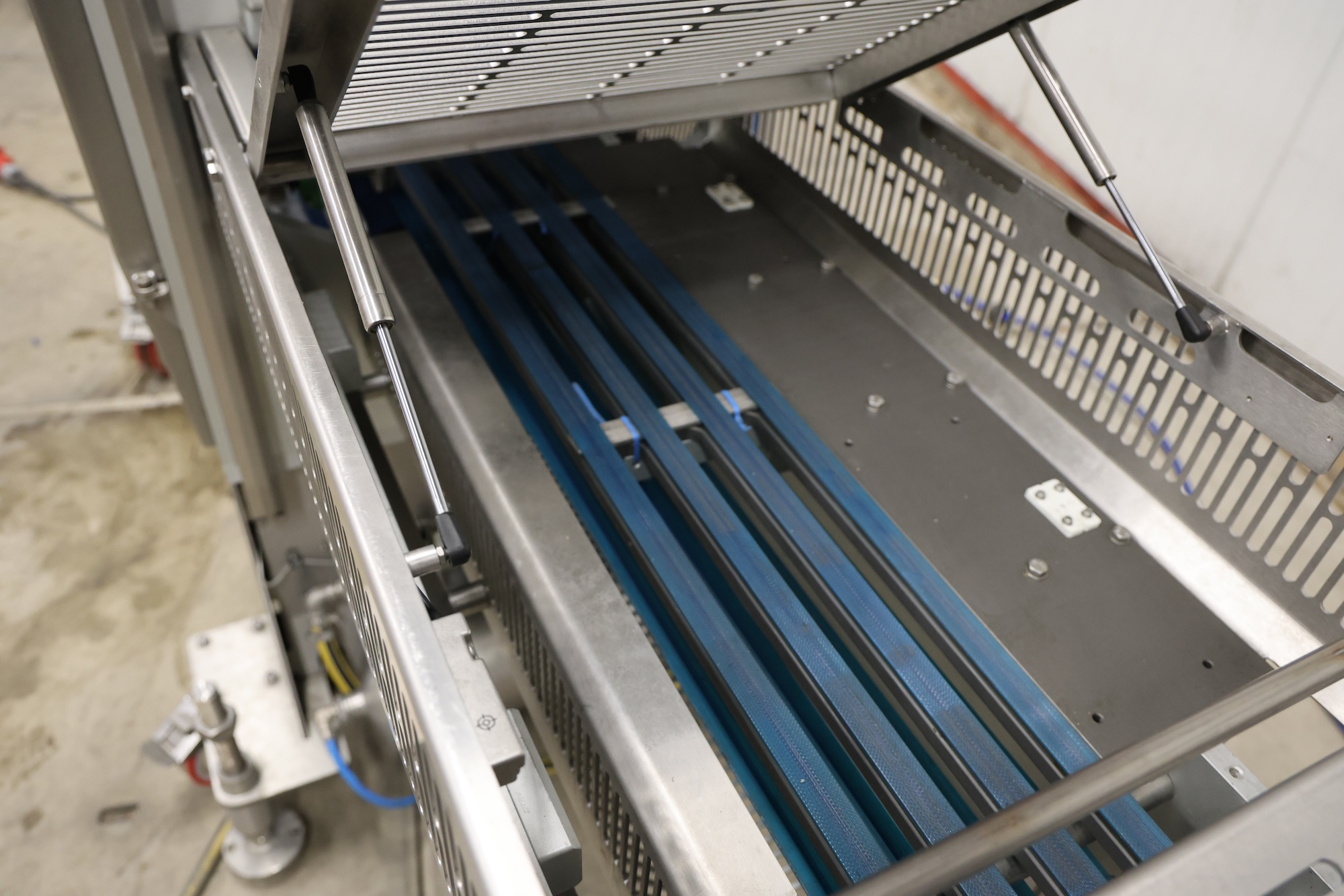 Used 2014 Proseal GT2 Vacuum traysealer