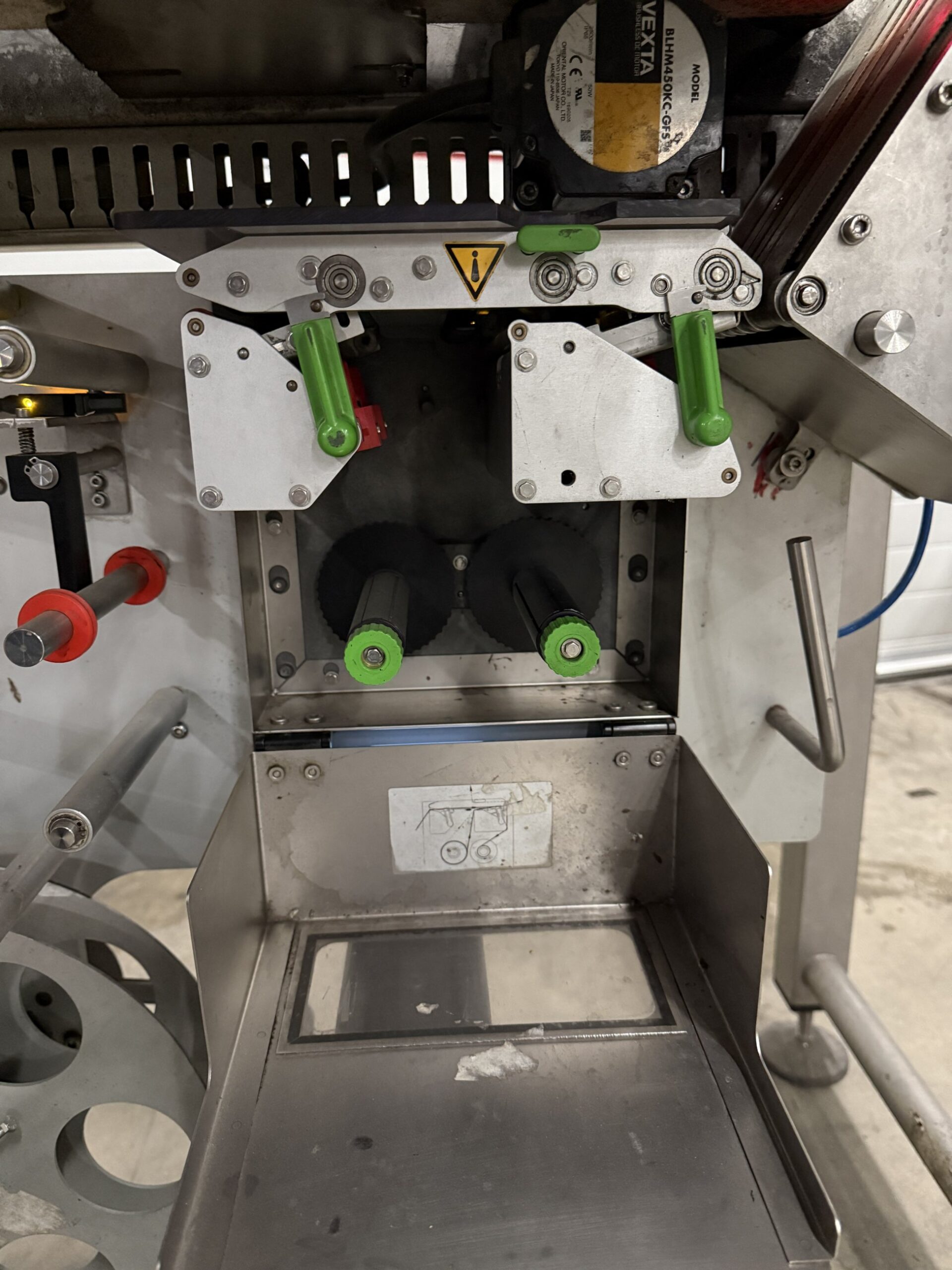 Used VWS Nederland labelling line with two print and apply stations