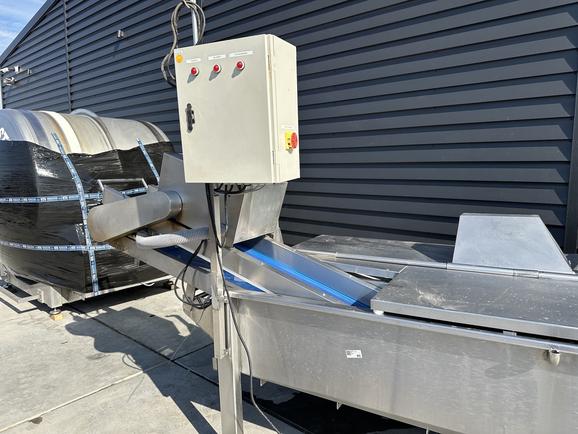 Used Eillert washer for sinking products