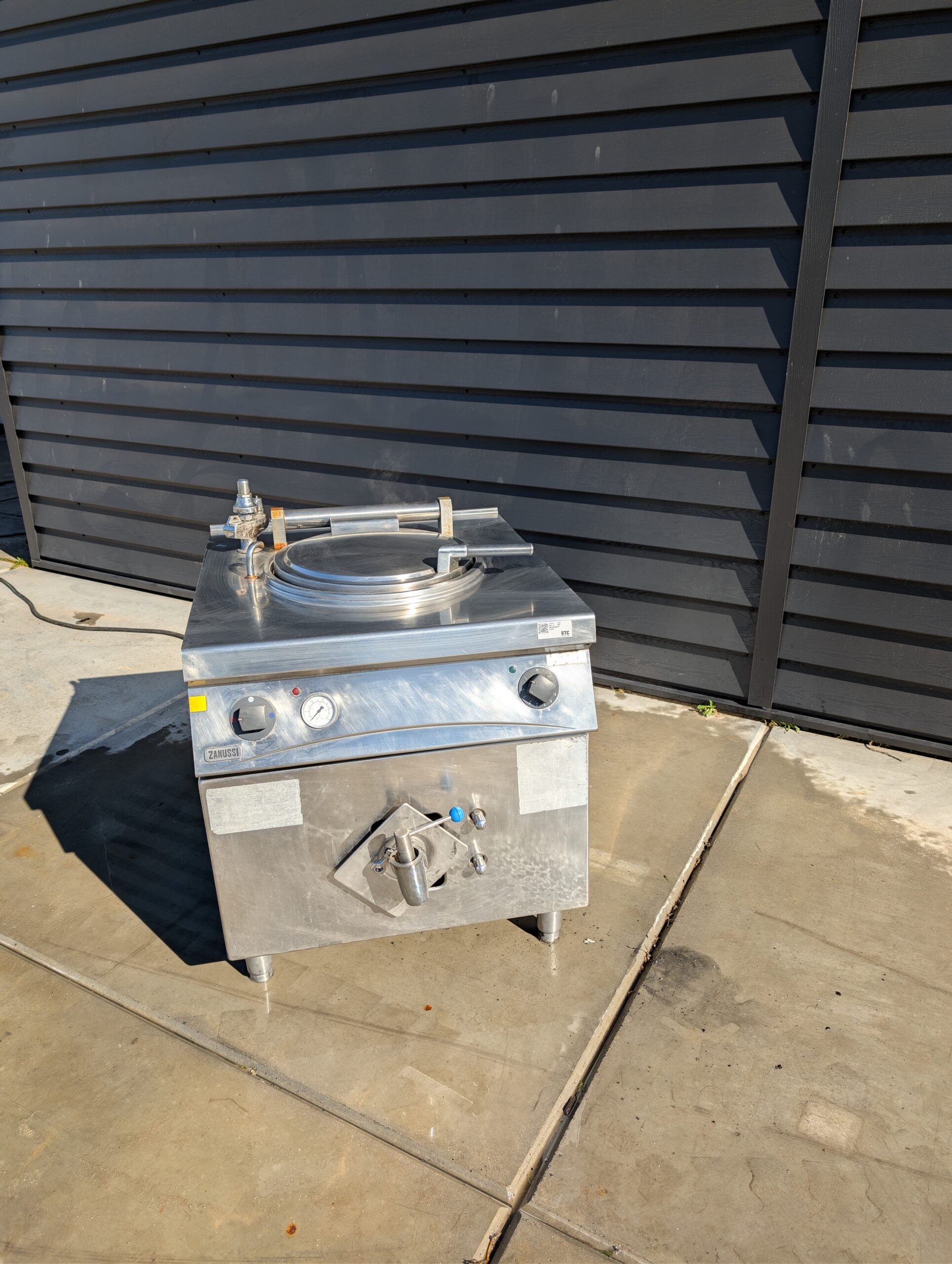 Used Zanussi stainless steel jacketed cooking kettle