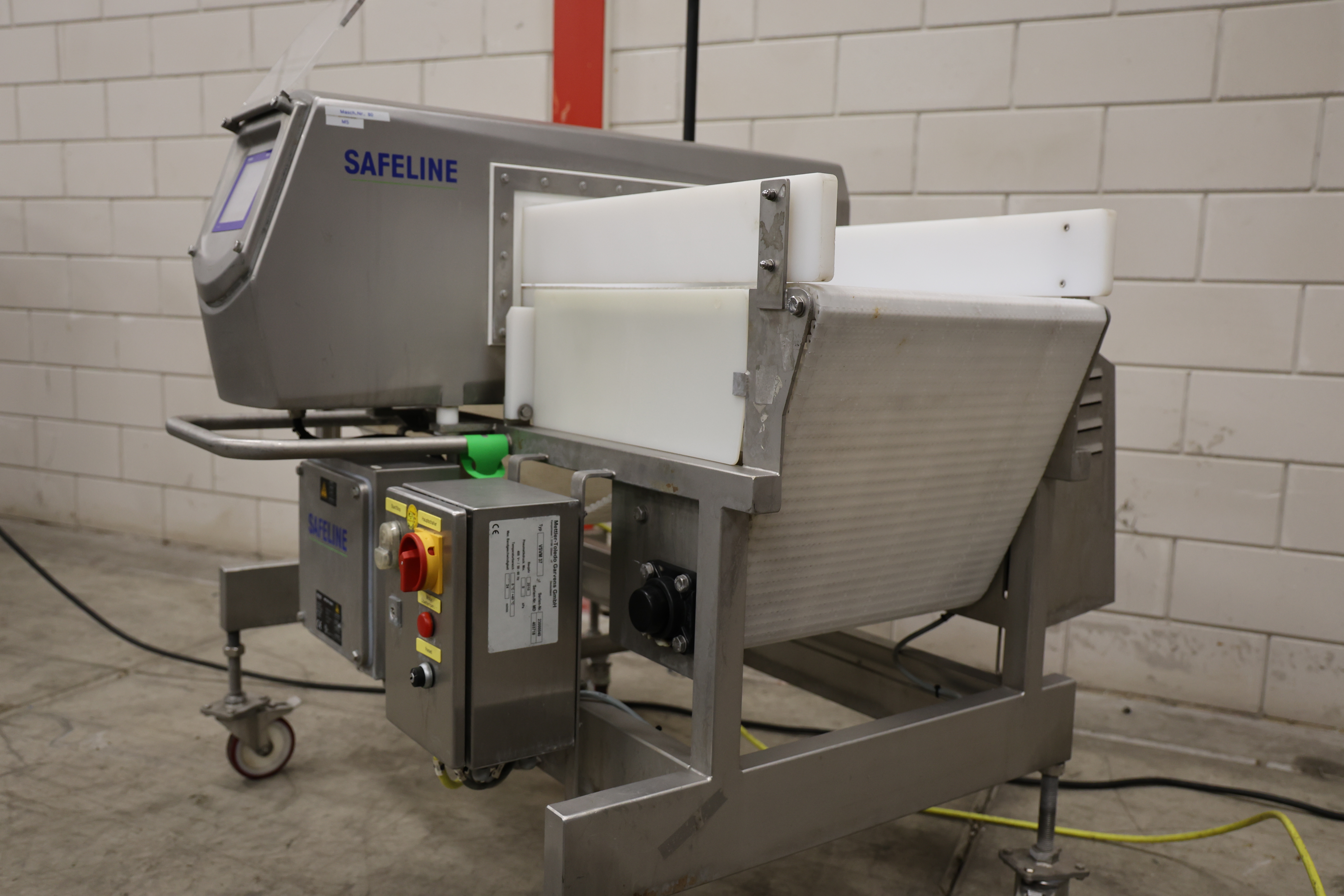 Used Mettler Toledo Safeline metal detector