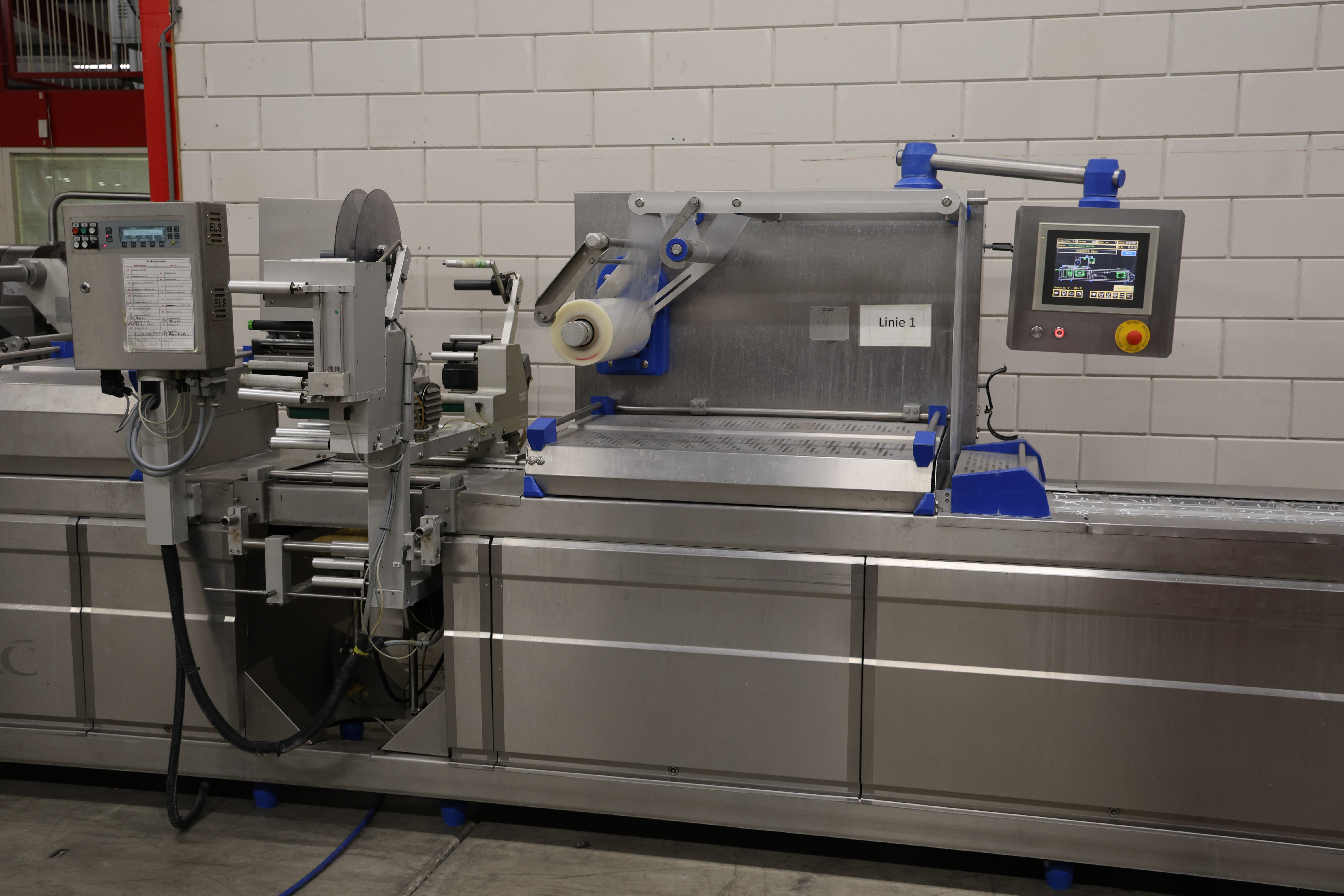 Used Sealpac RE25 thermoformer