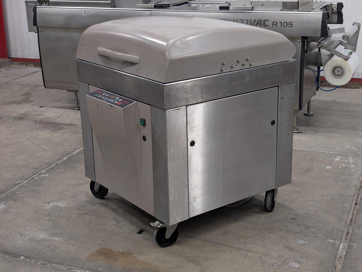 Used VC999 single-chamber vacuum packaging machine