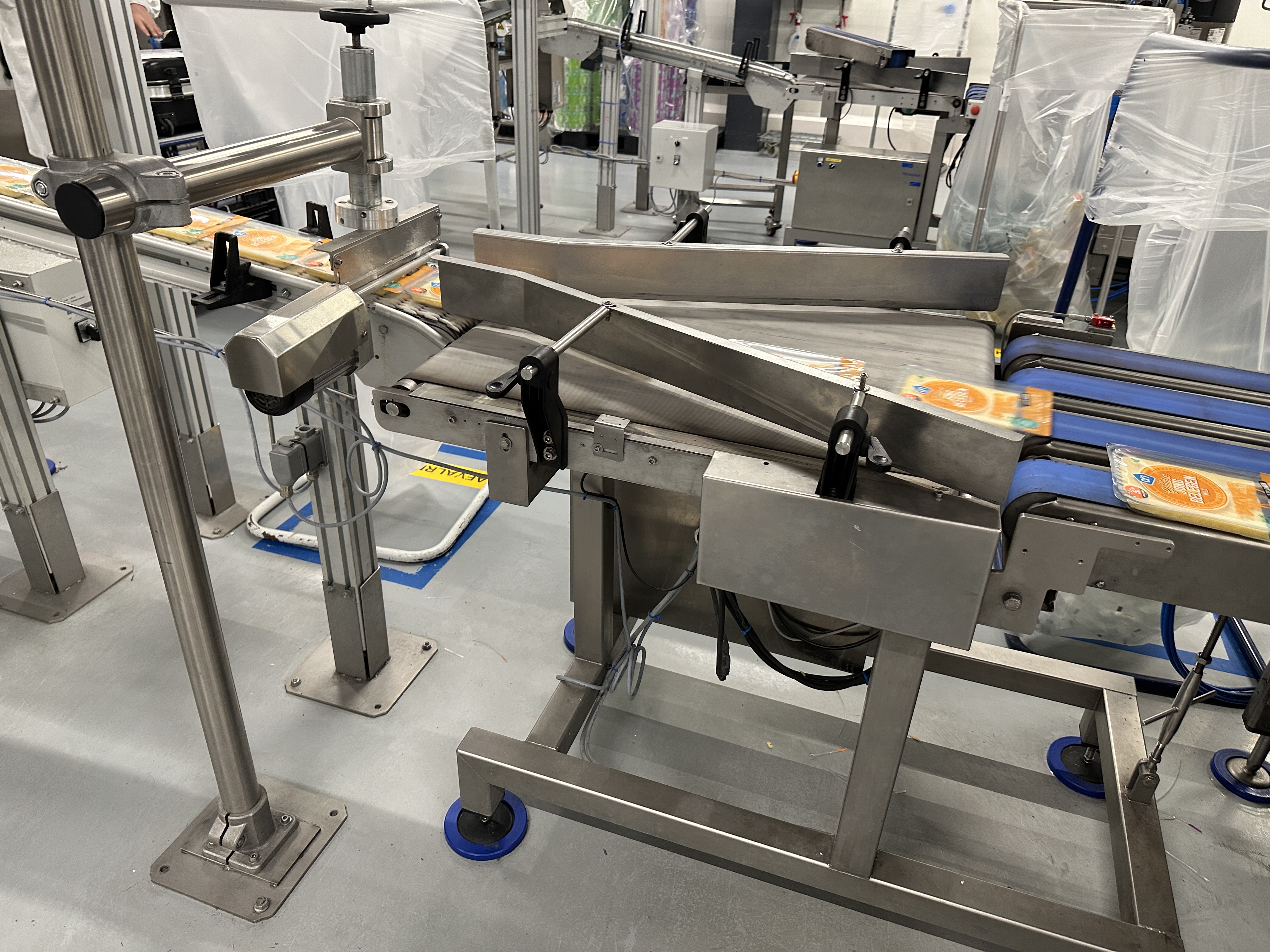 Used Multivac R530 complete line with Weber