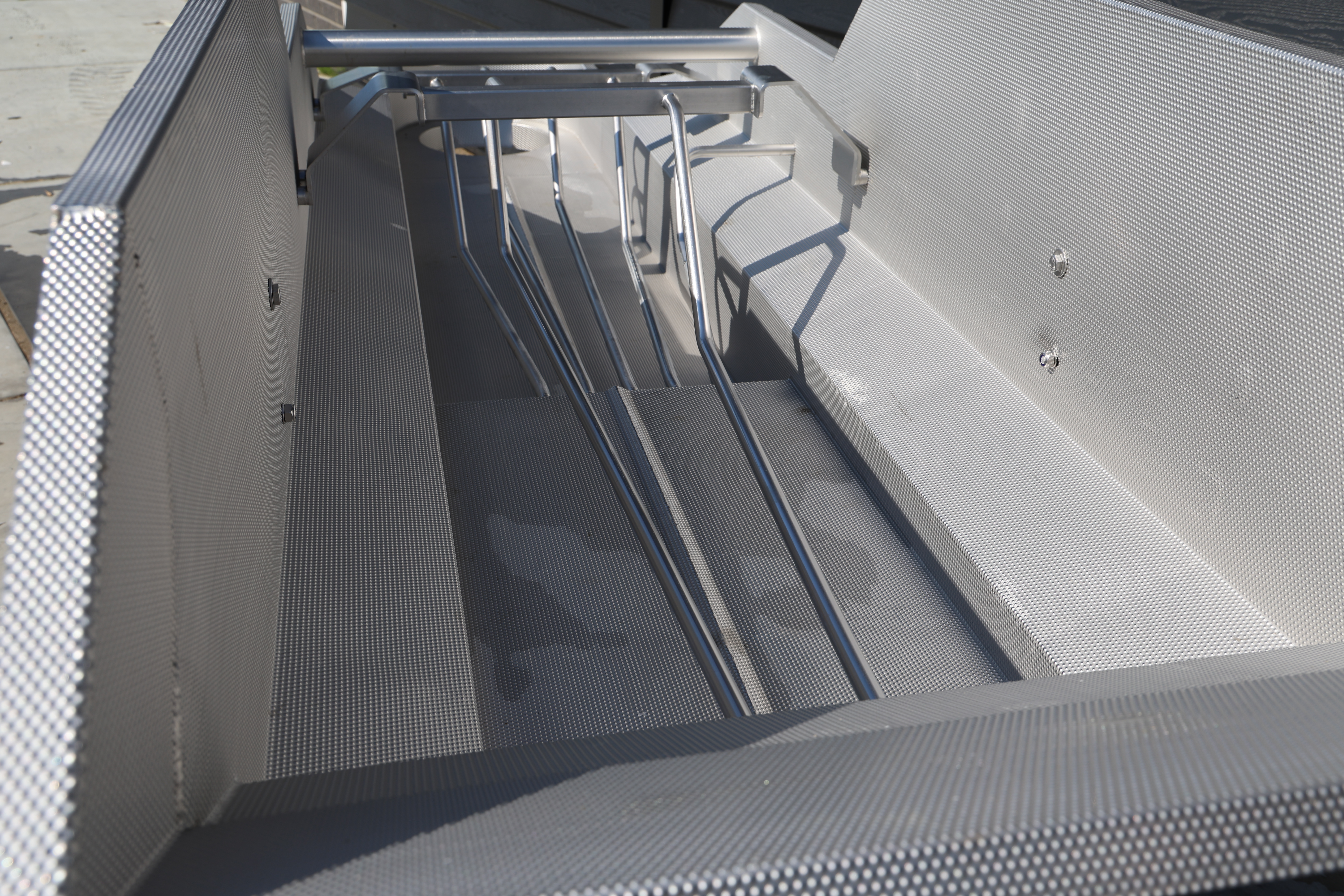 Used 2015 Key Vibratory feeder new