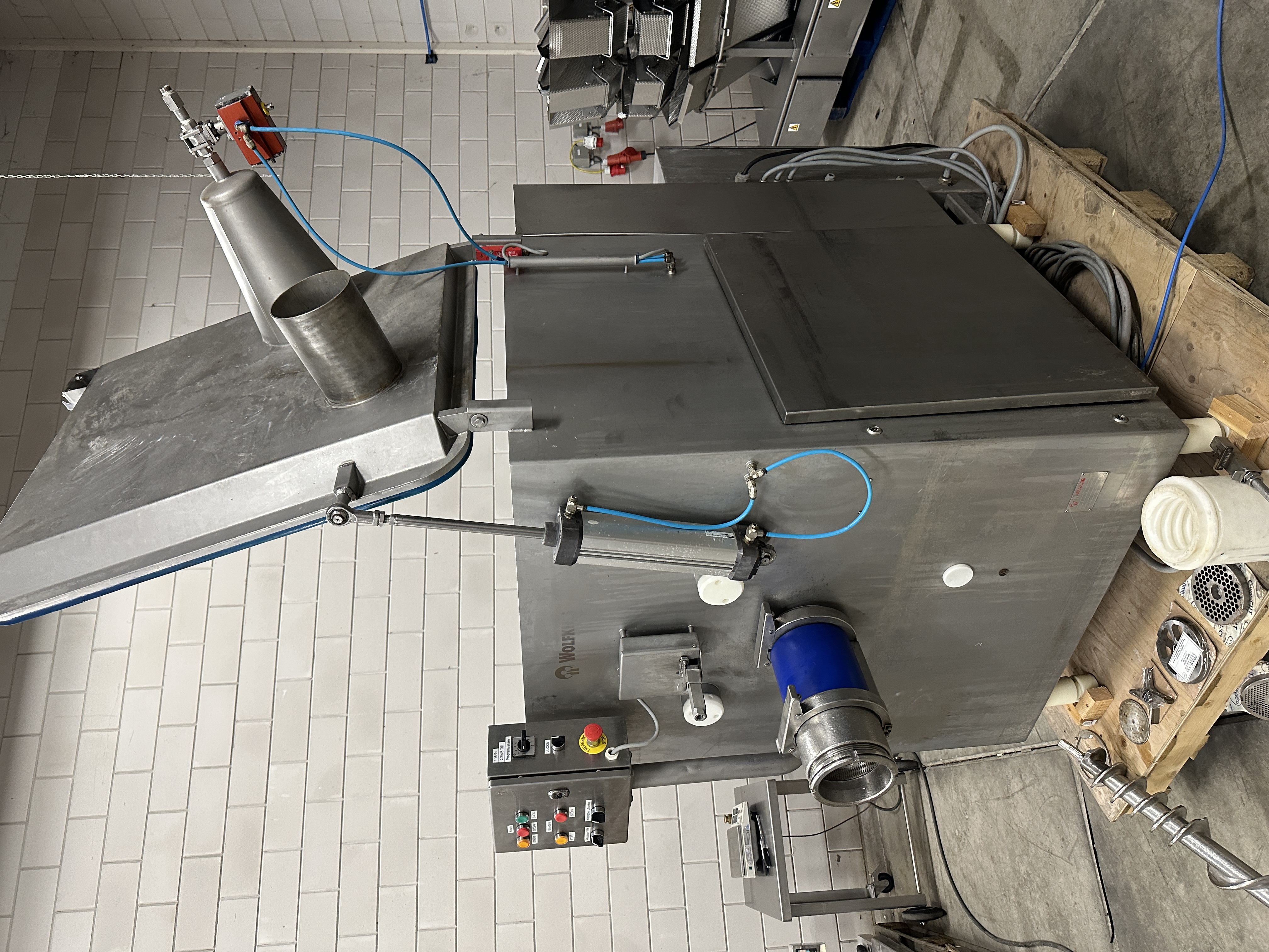 Used Wolfking SMG400/160 mixer grinder