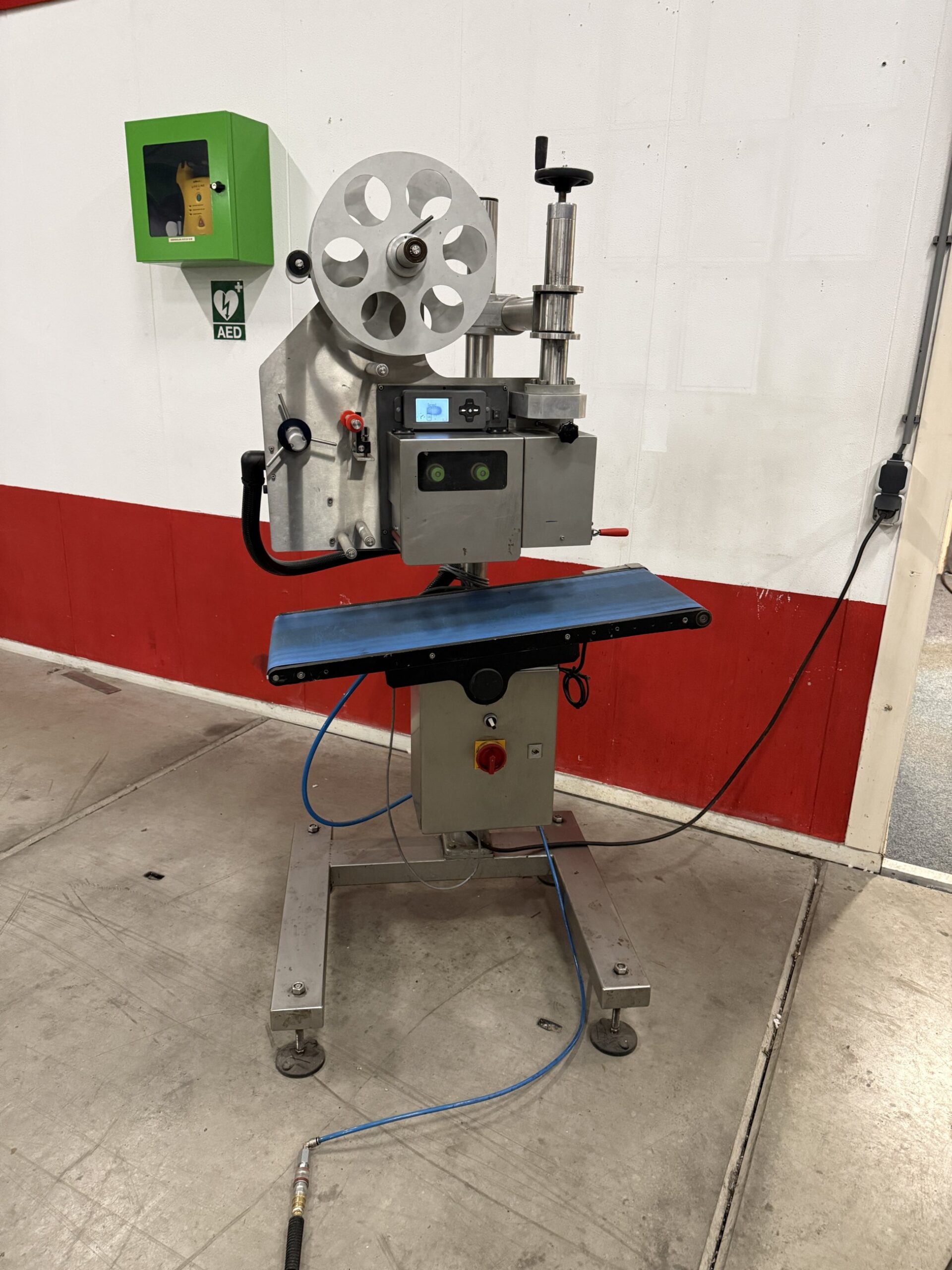 Used Van Oers LPX 400 blow print and apply labeller with conveyor