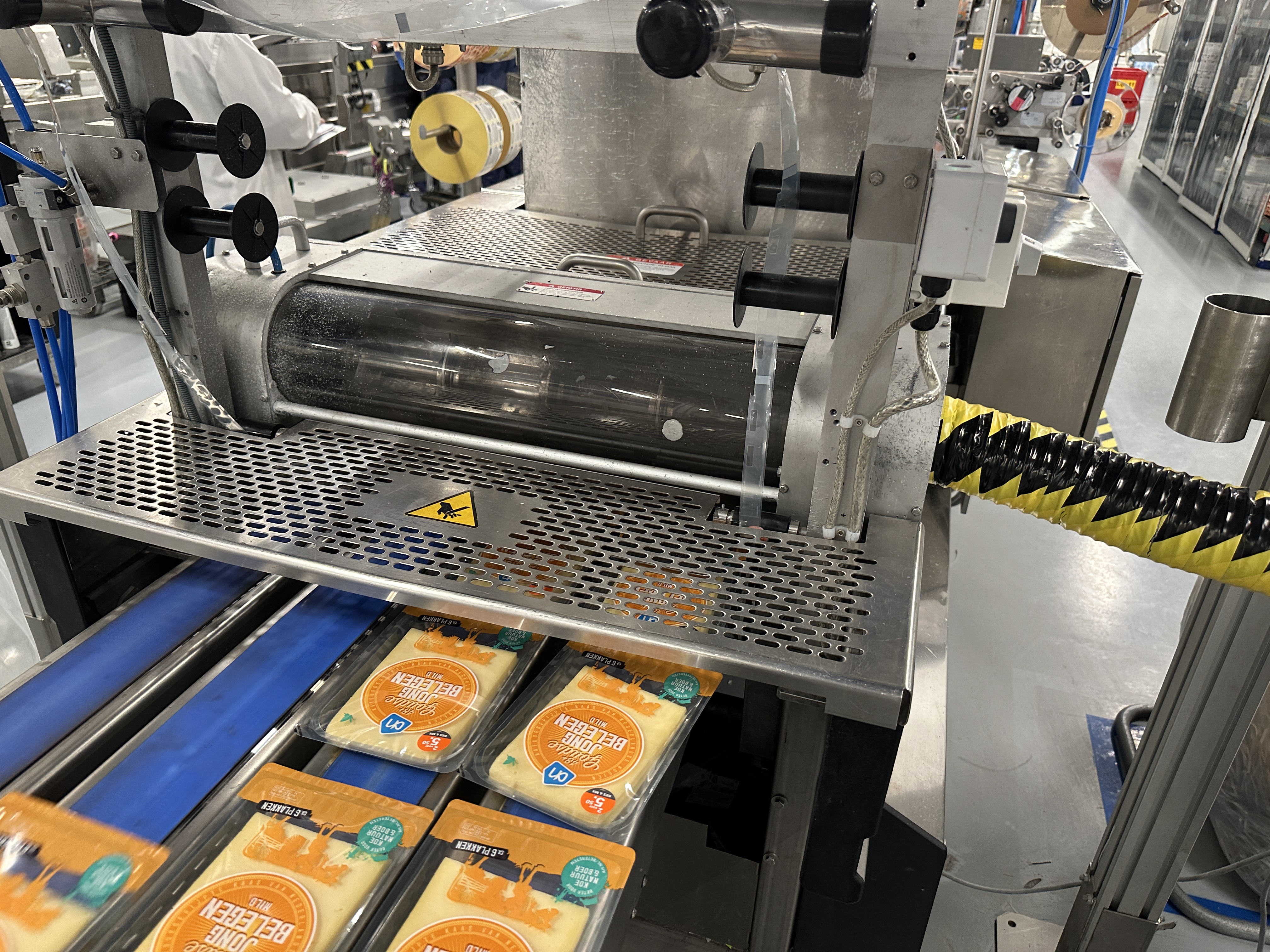 Used Multivac R530 complete line with Weber