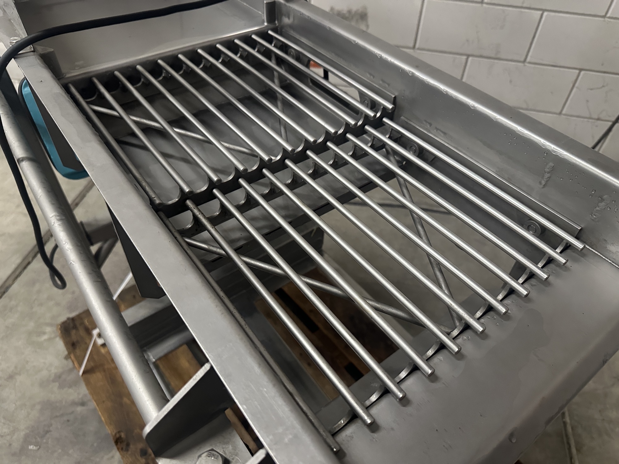 Used 2011 FoodeQ Vibratory feeder