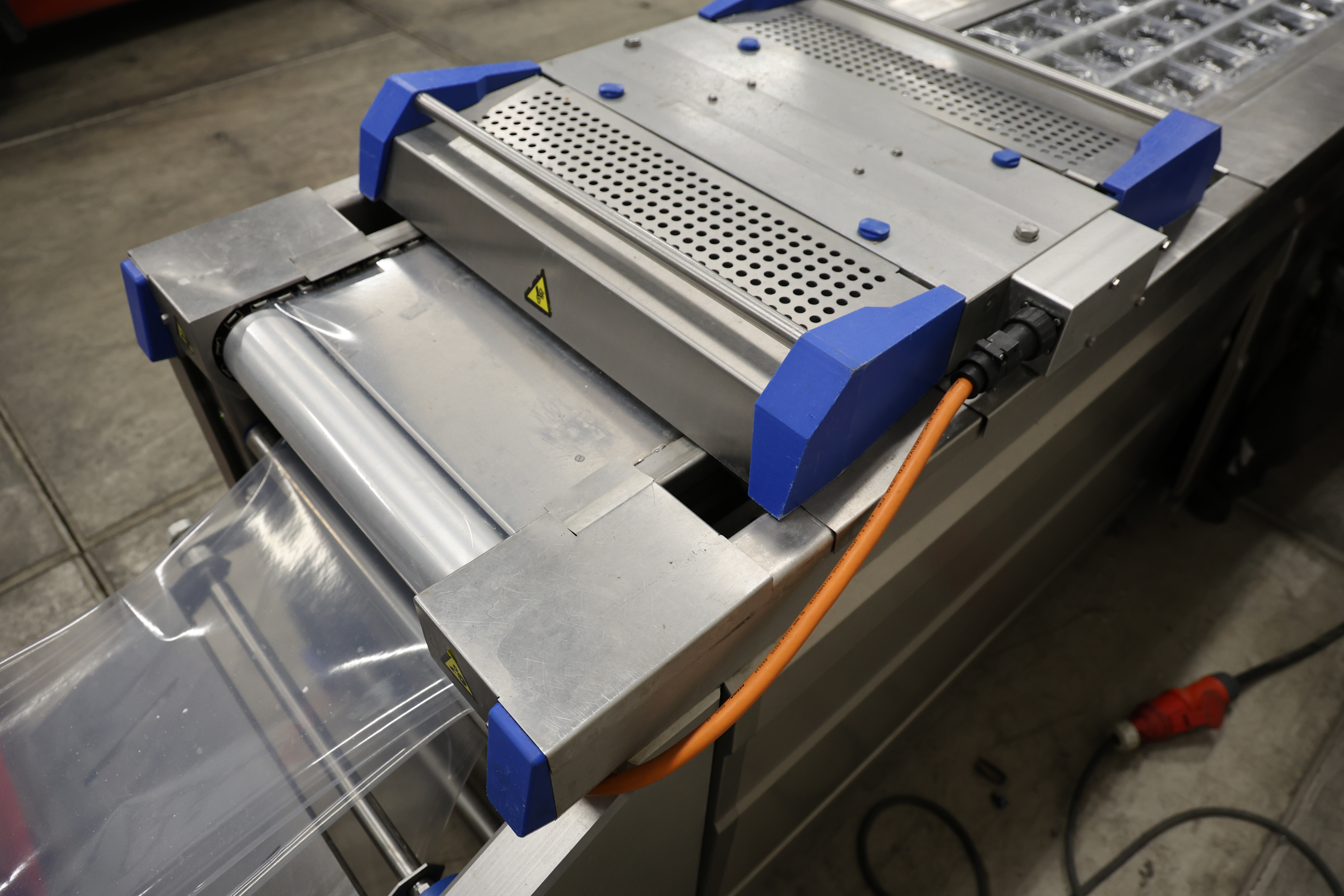 Used Sealpac RE25 thermoformer