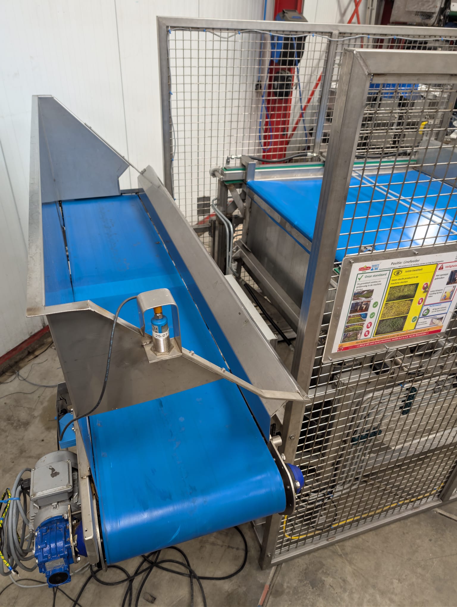 Used 2012 FoodeQ TVB400/4350 tipper with discharge belt and cross conveyor
