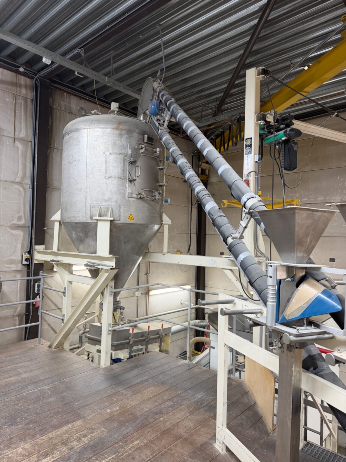 Used Complete weighing, packaging and case packing line with Yamato and GEA SmartPacker SX400
