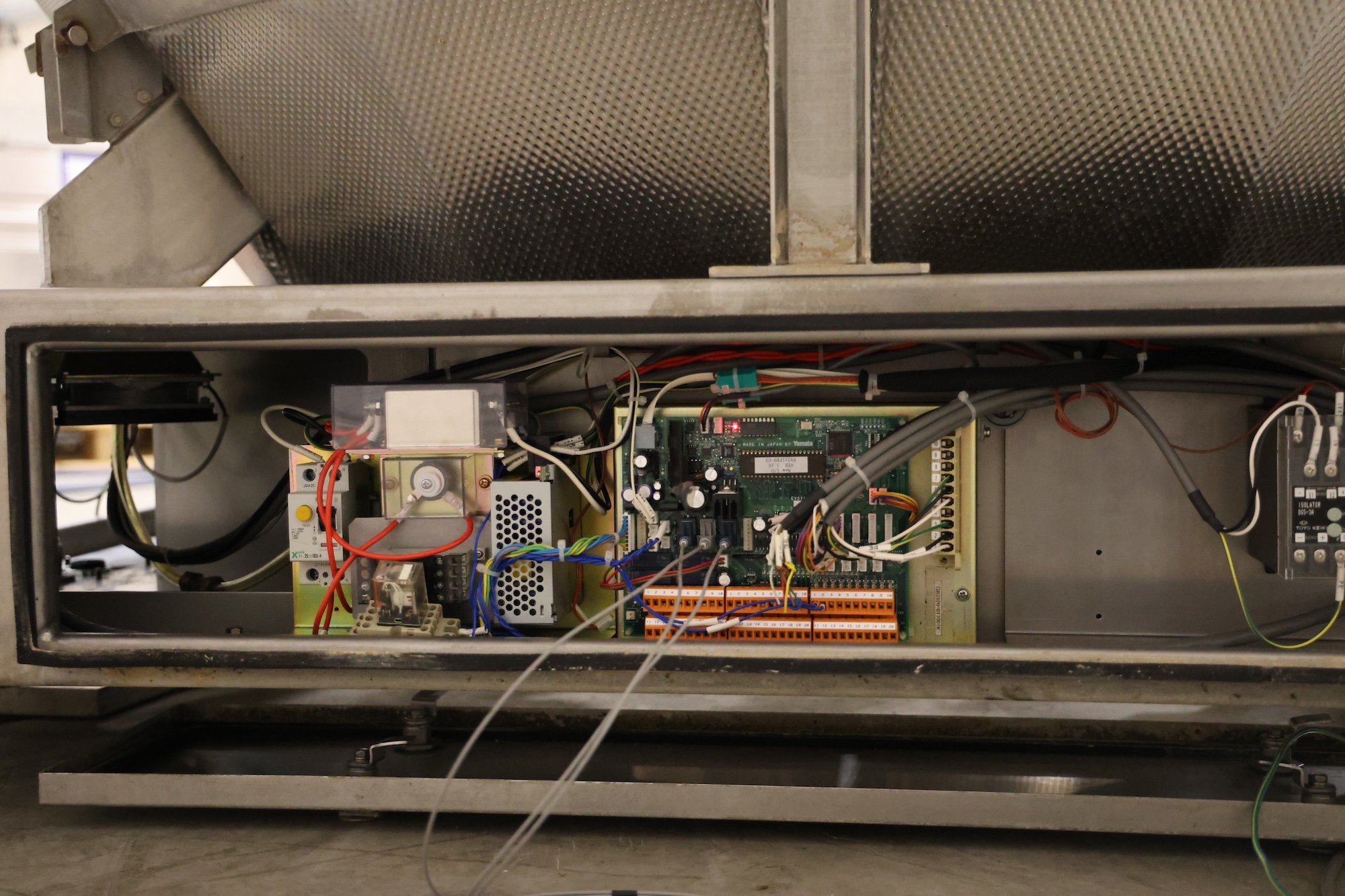 Used Yamato ADW-714-SWH multihead weigher