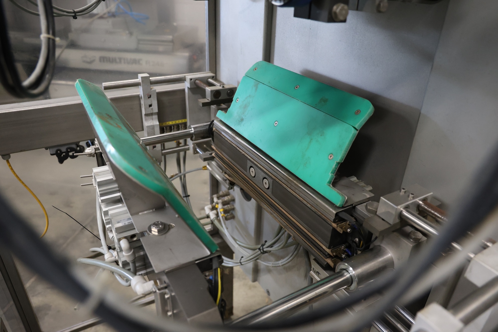 Used 2009 Mepac Heavy Duty vertical packaging machine VSC 420