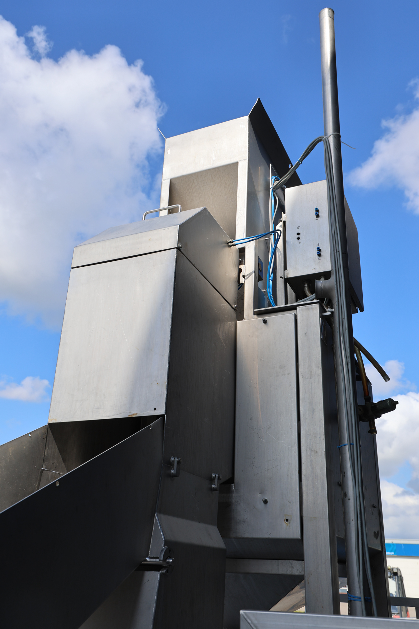 Used 2018 Eillert APM800 and B25 Full potato peeling and cutting line