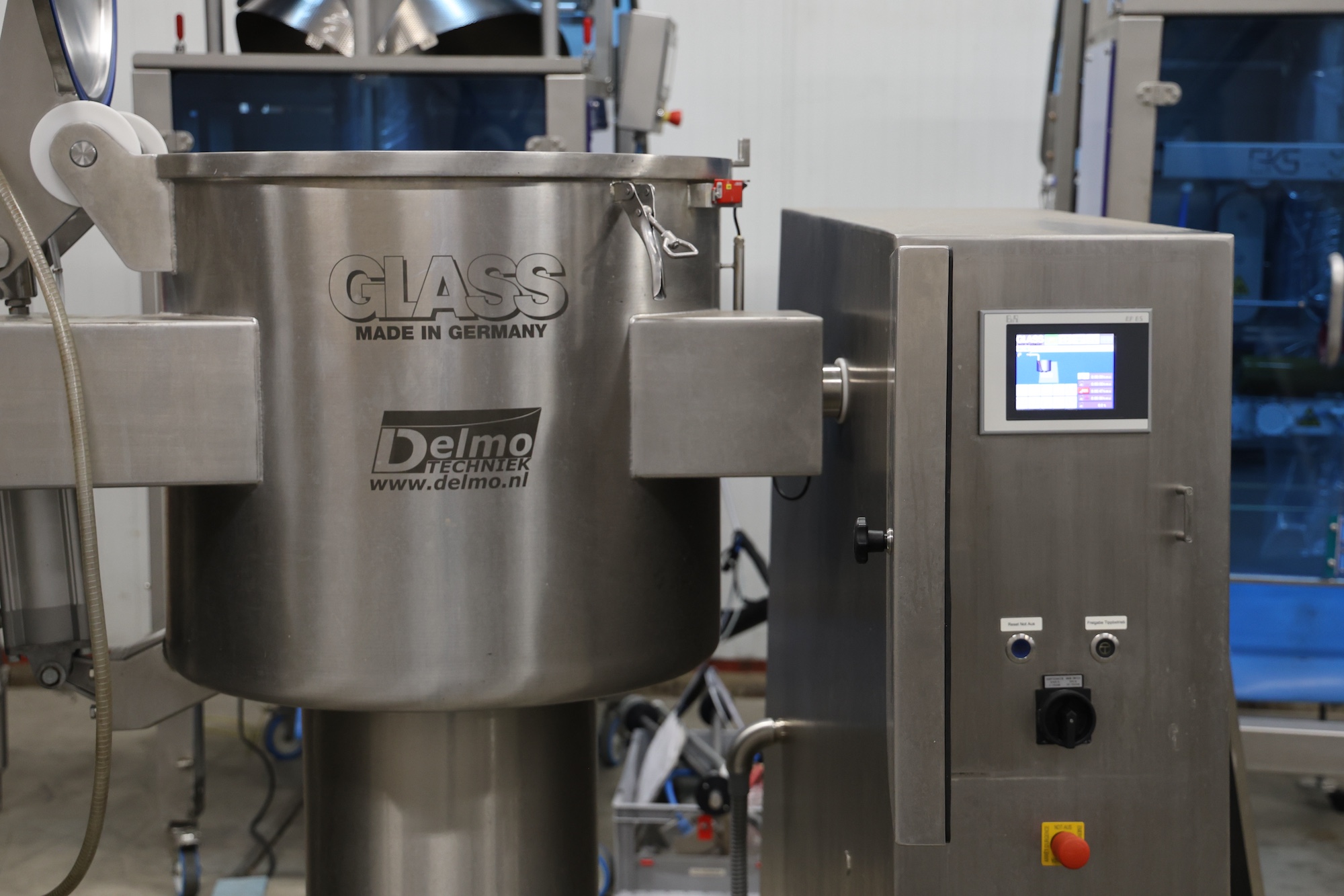 Used 2018 Glass VSM300 vacuum mixer