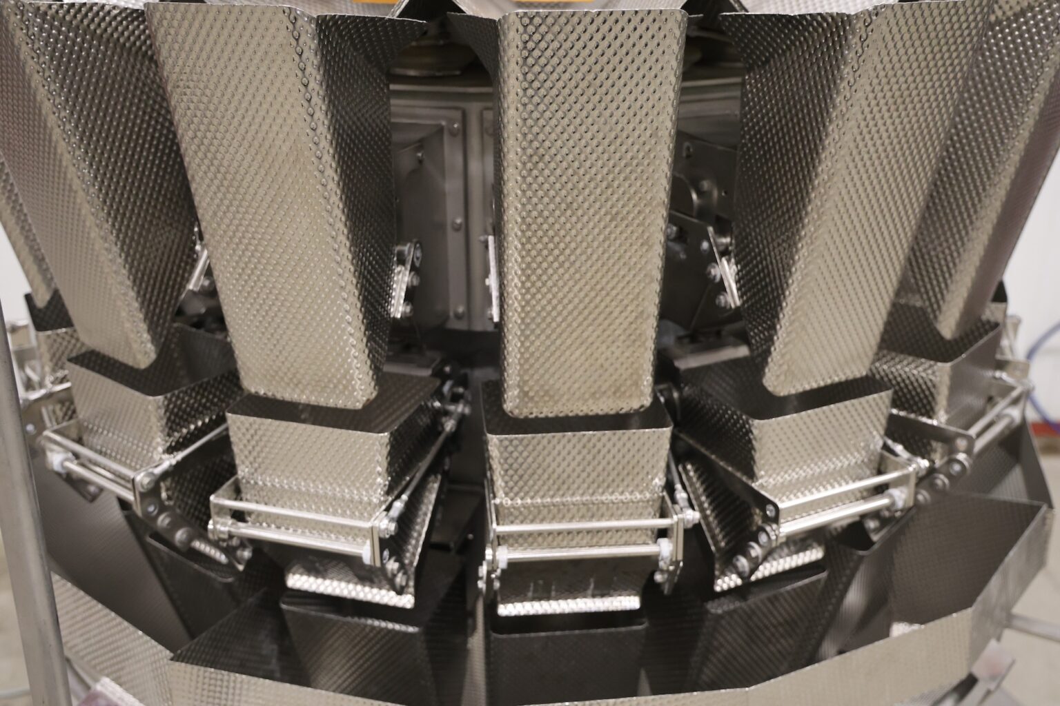 Used 2015 MultiWeigh MW 16 (3-MIX) multihead weigher with memory buckets