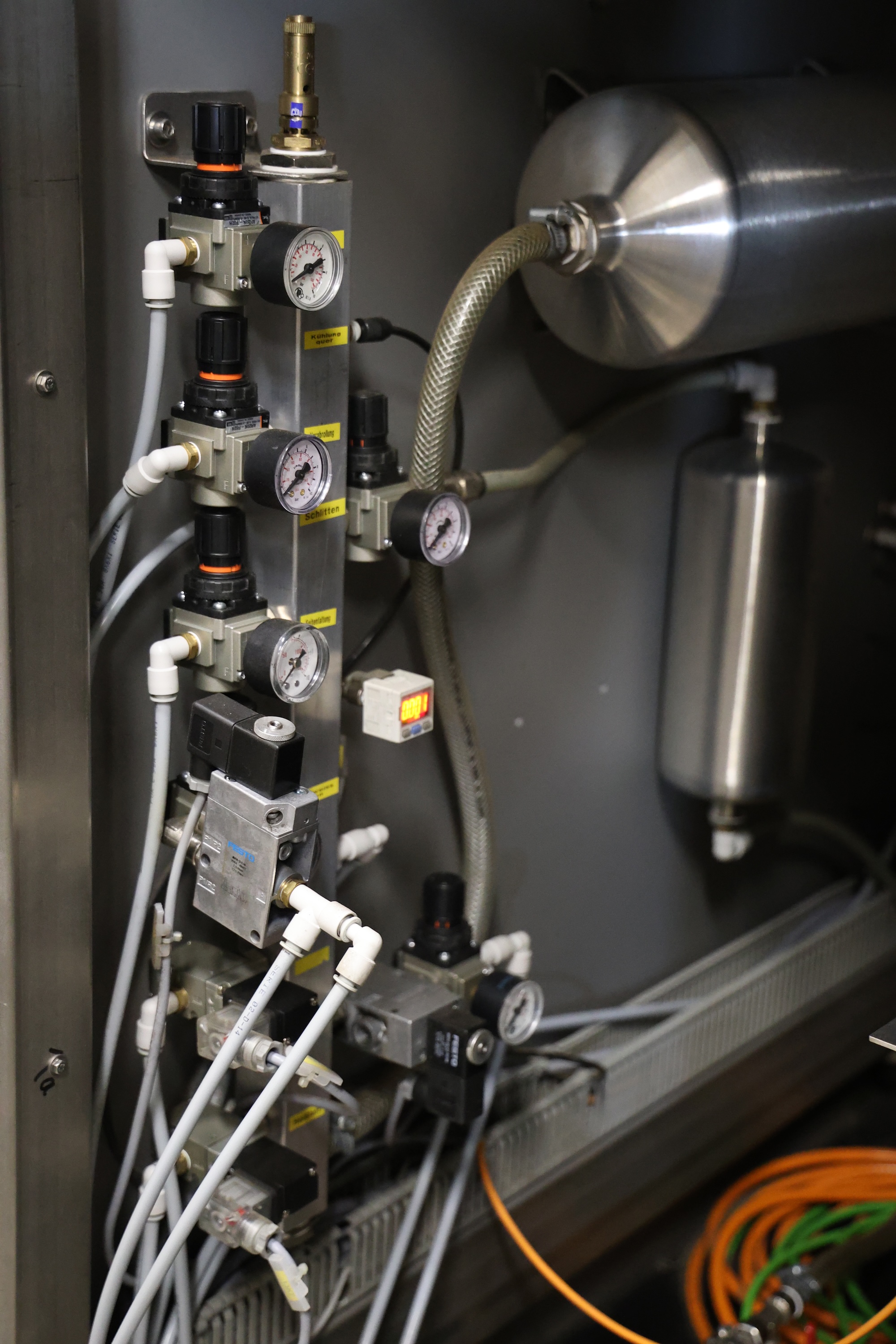 Used 2009 Mepac Heavy Duty vertical packaging machine VSC 420