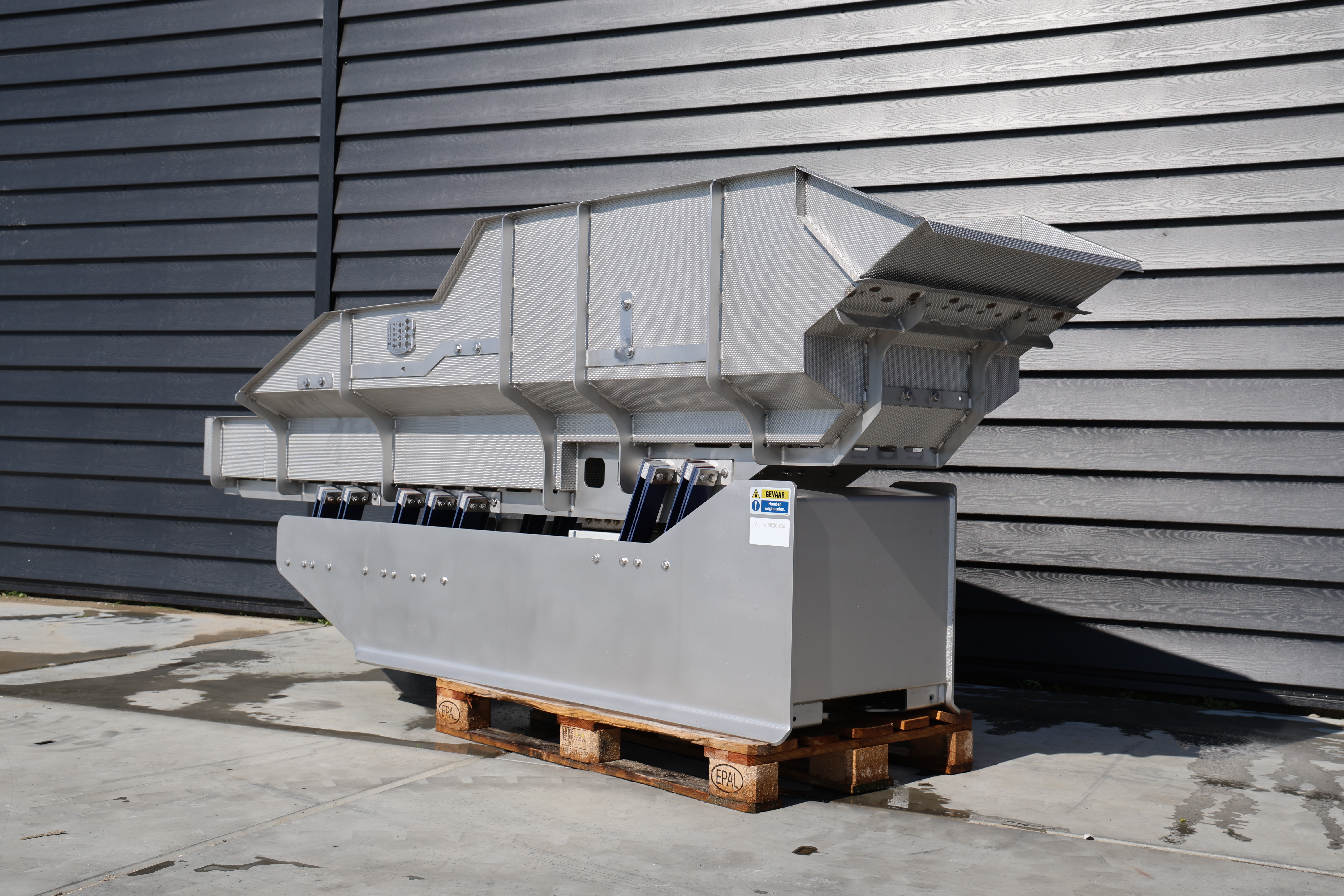 Used 2015 Key Vibratory feeder new