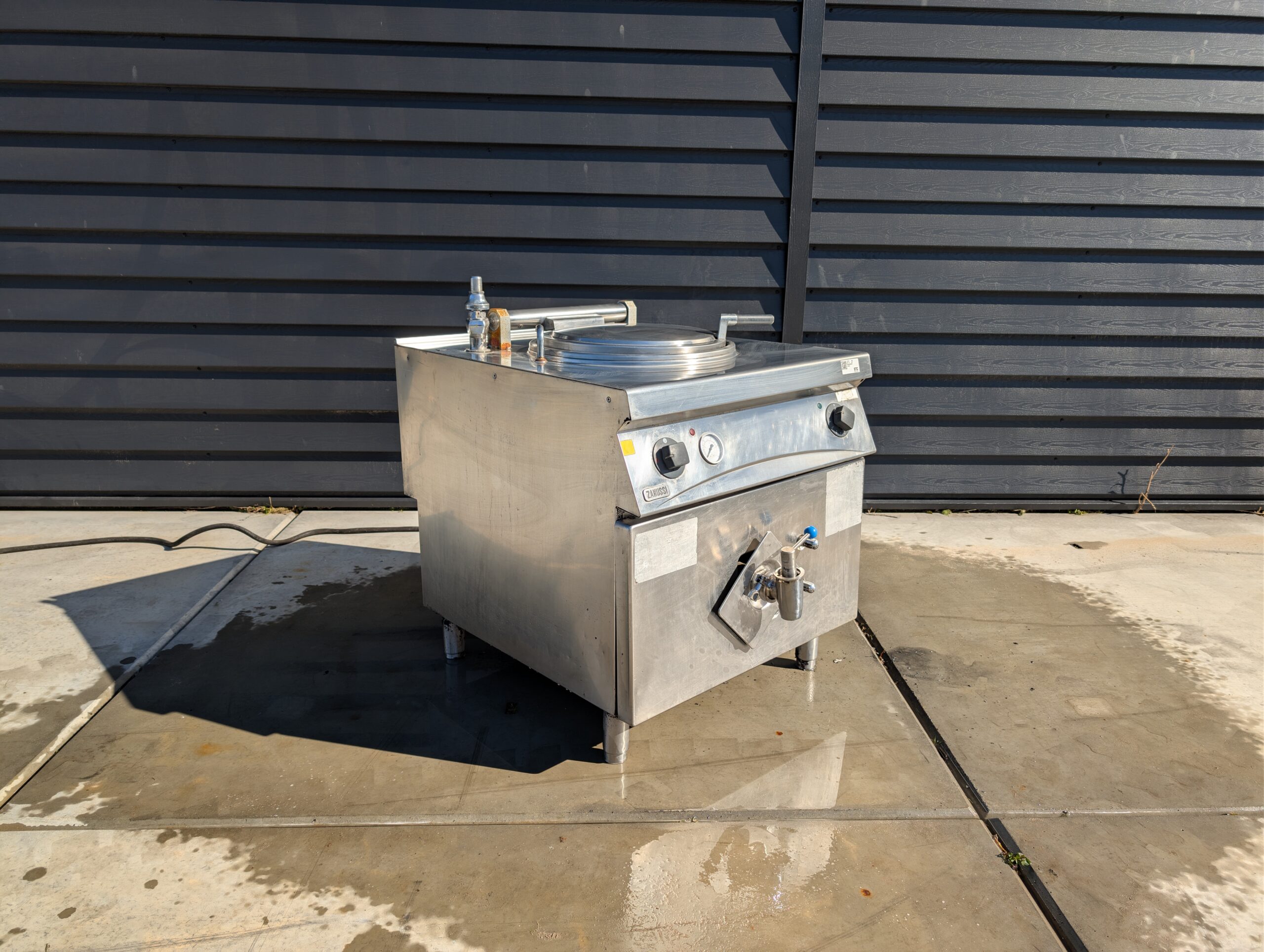 Used Zanussi stainless steel jacketed cooking kettle