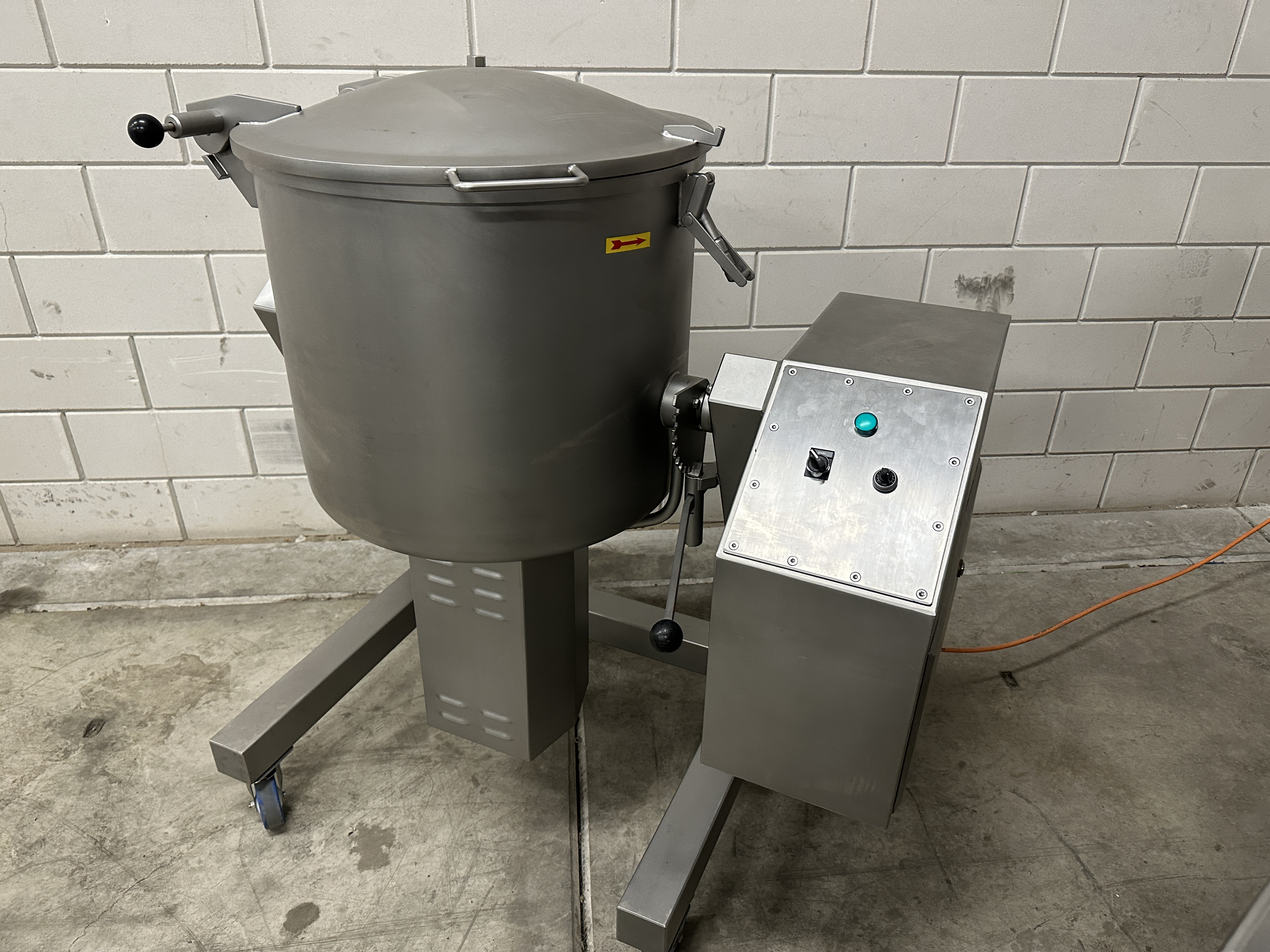 Refurbished Vakona Mixer 150 liter