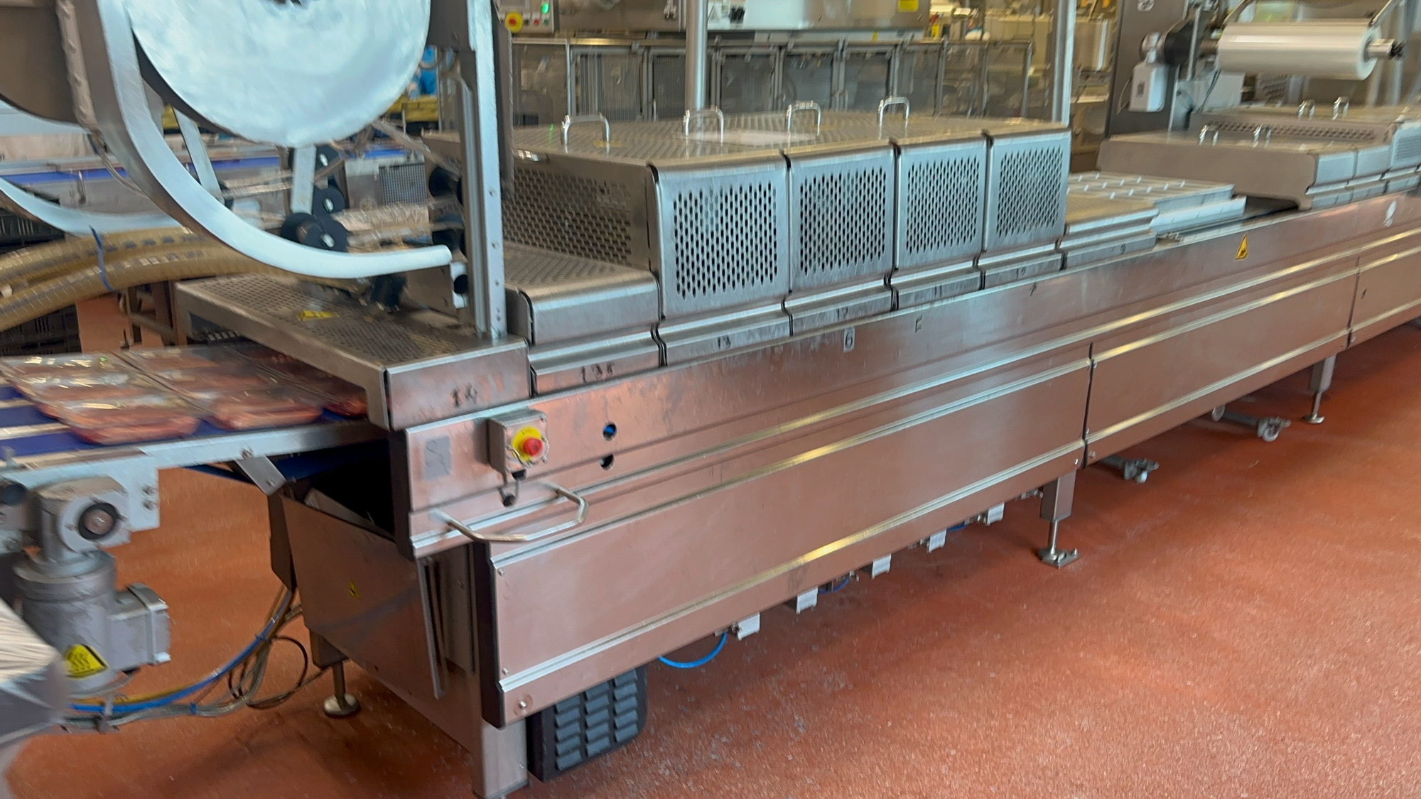 Used 2006 Multivac R570CD skin and MAP thermoformer