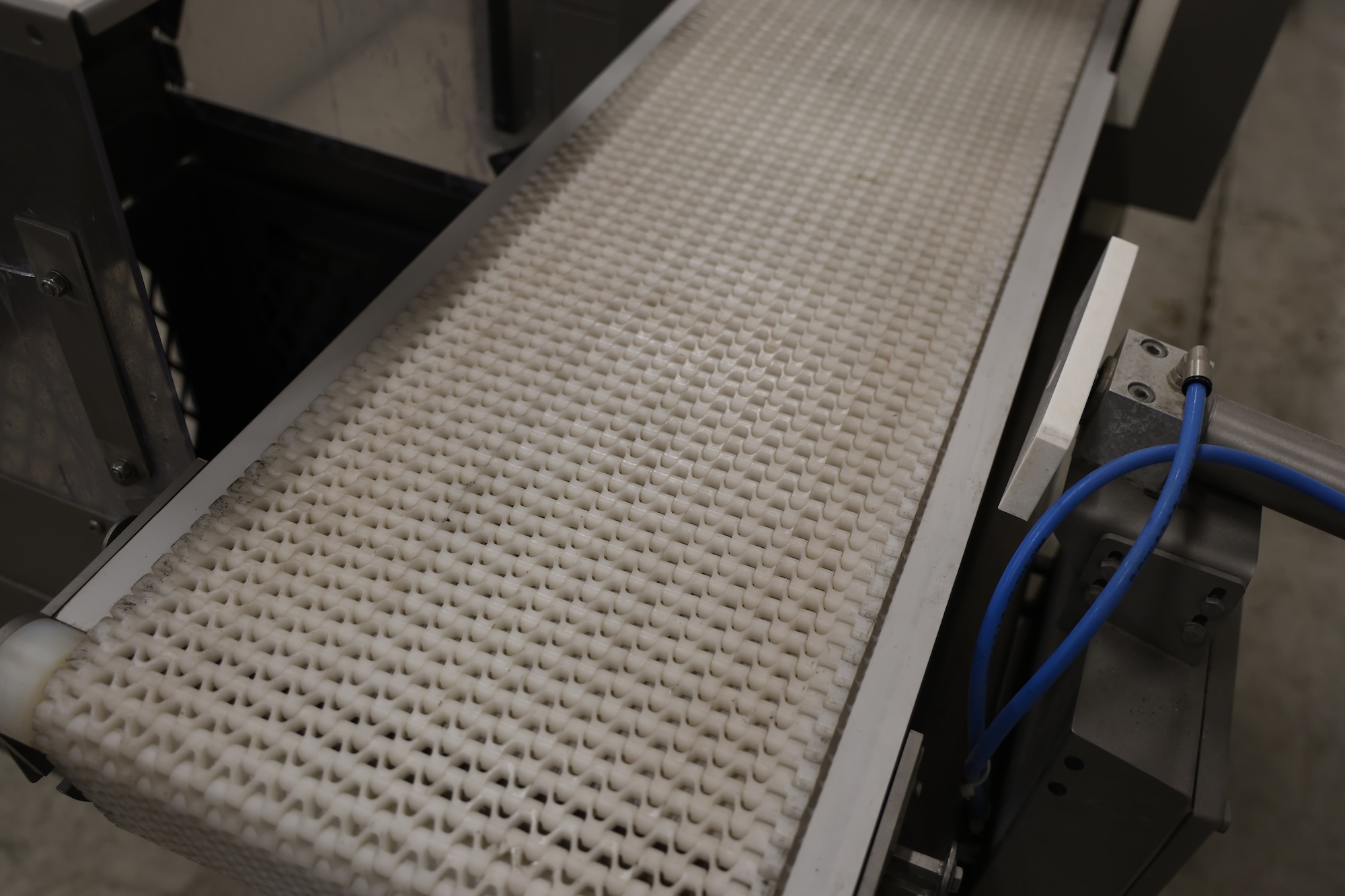 Used 2015 Sesotec Metal detector with reject