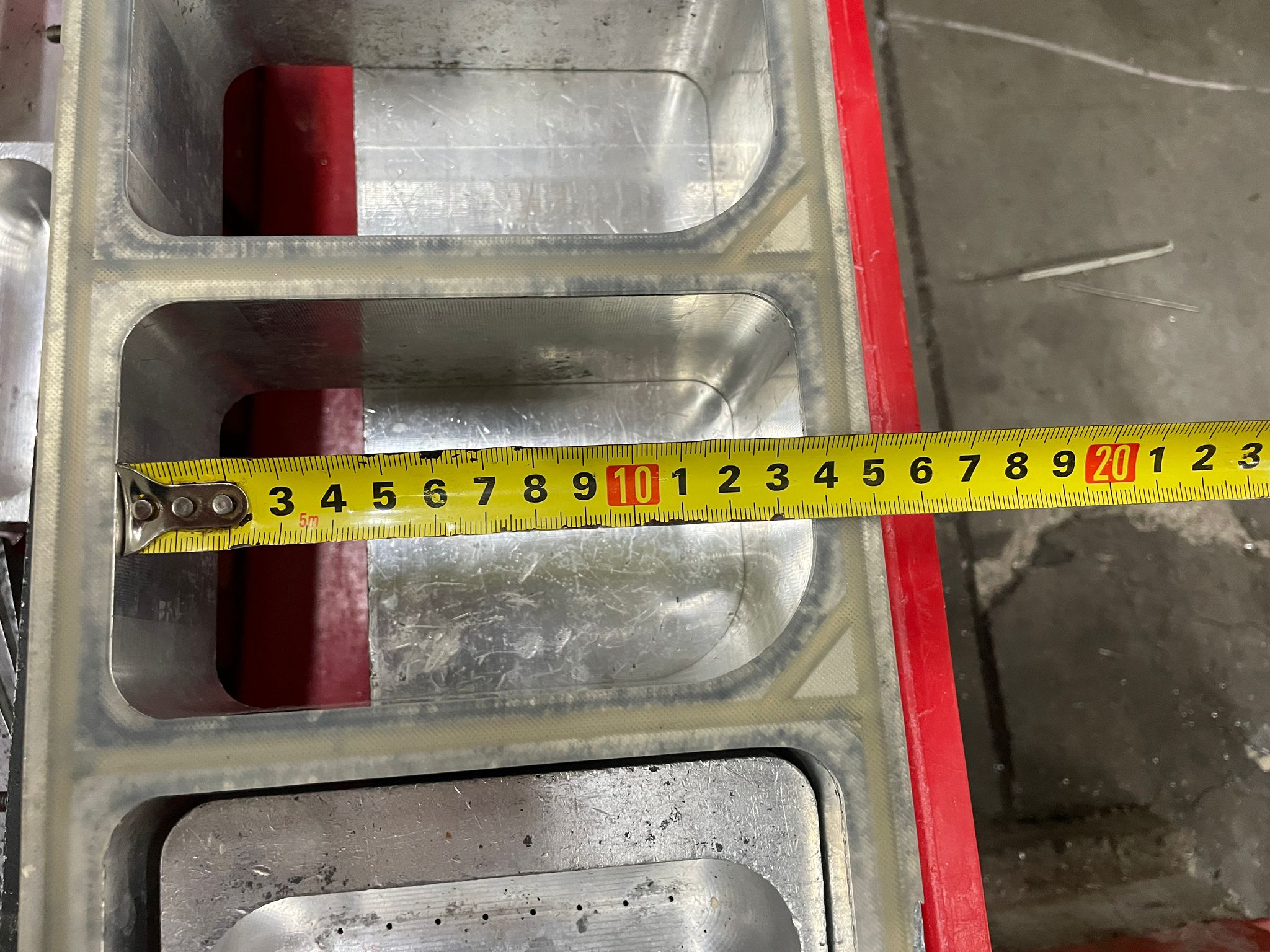 Used Sealpac RE25 thermoformer